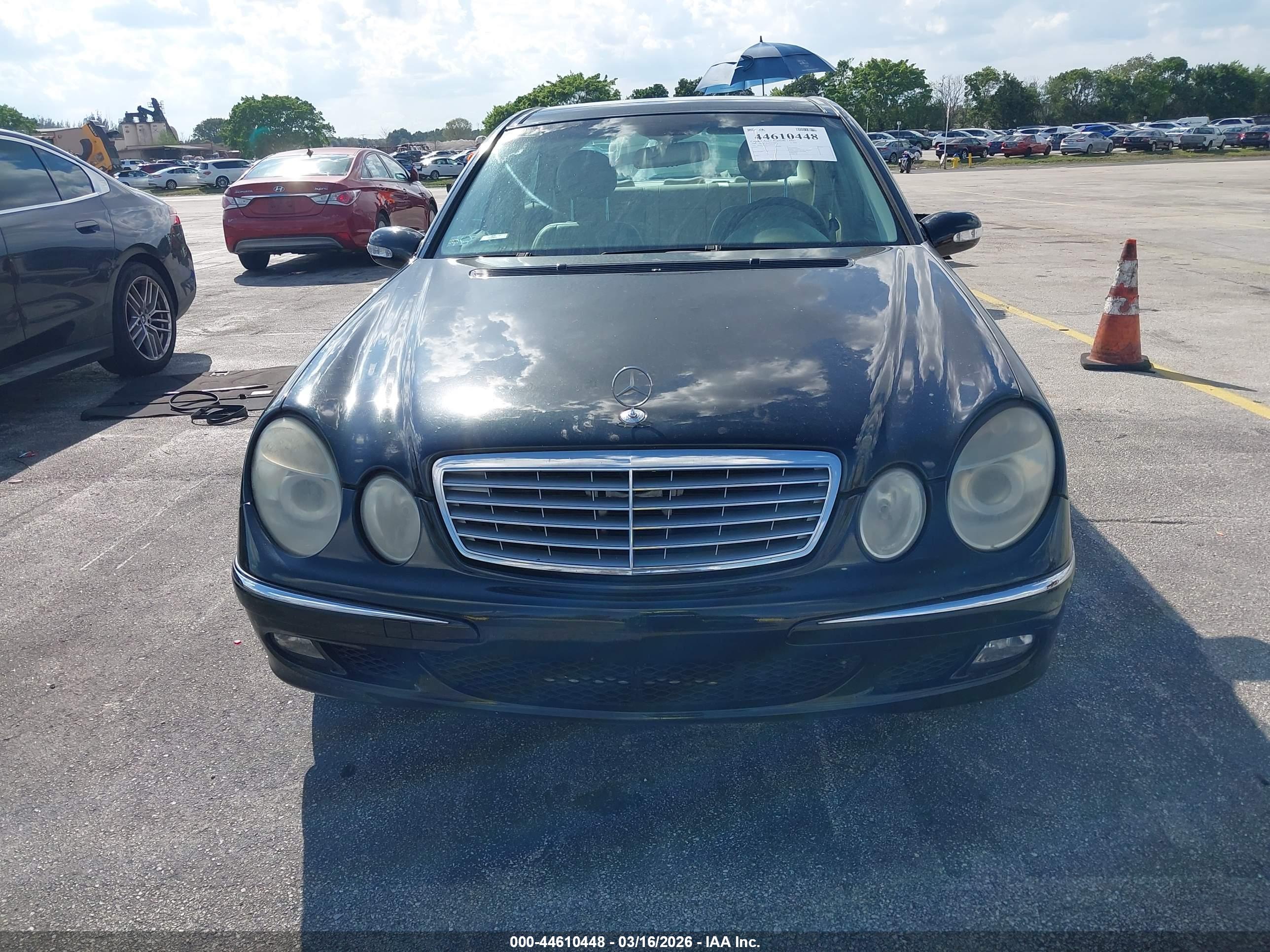 MERCEDES-BENZ E image 6