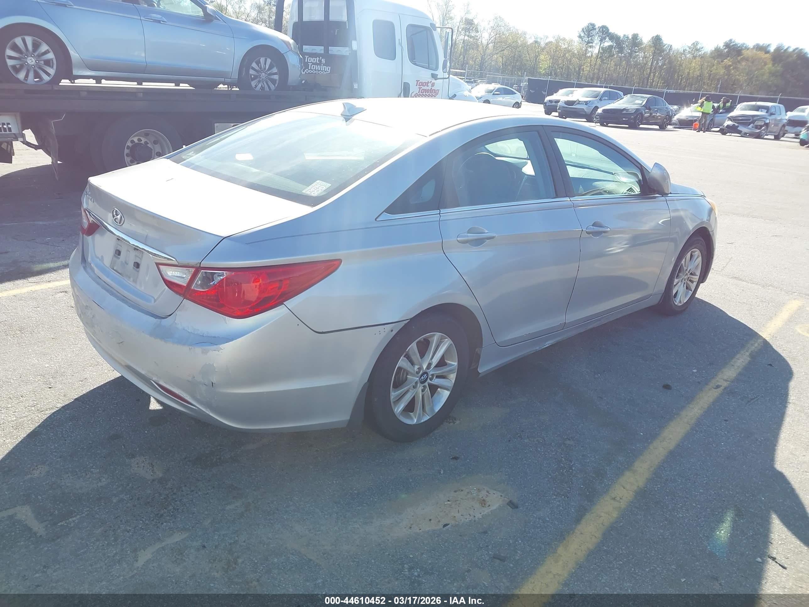 HYUNDAI SONATA image 4