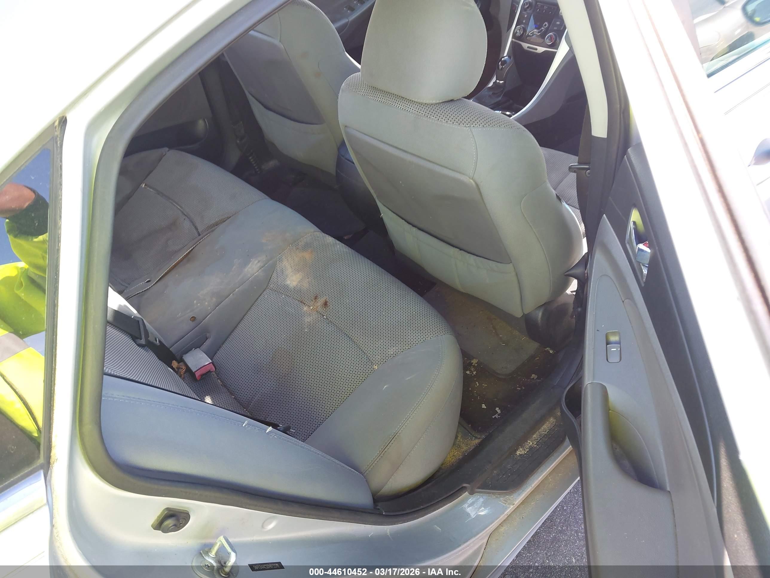 HYUNDAI SONATA image 8