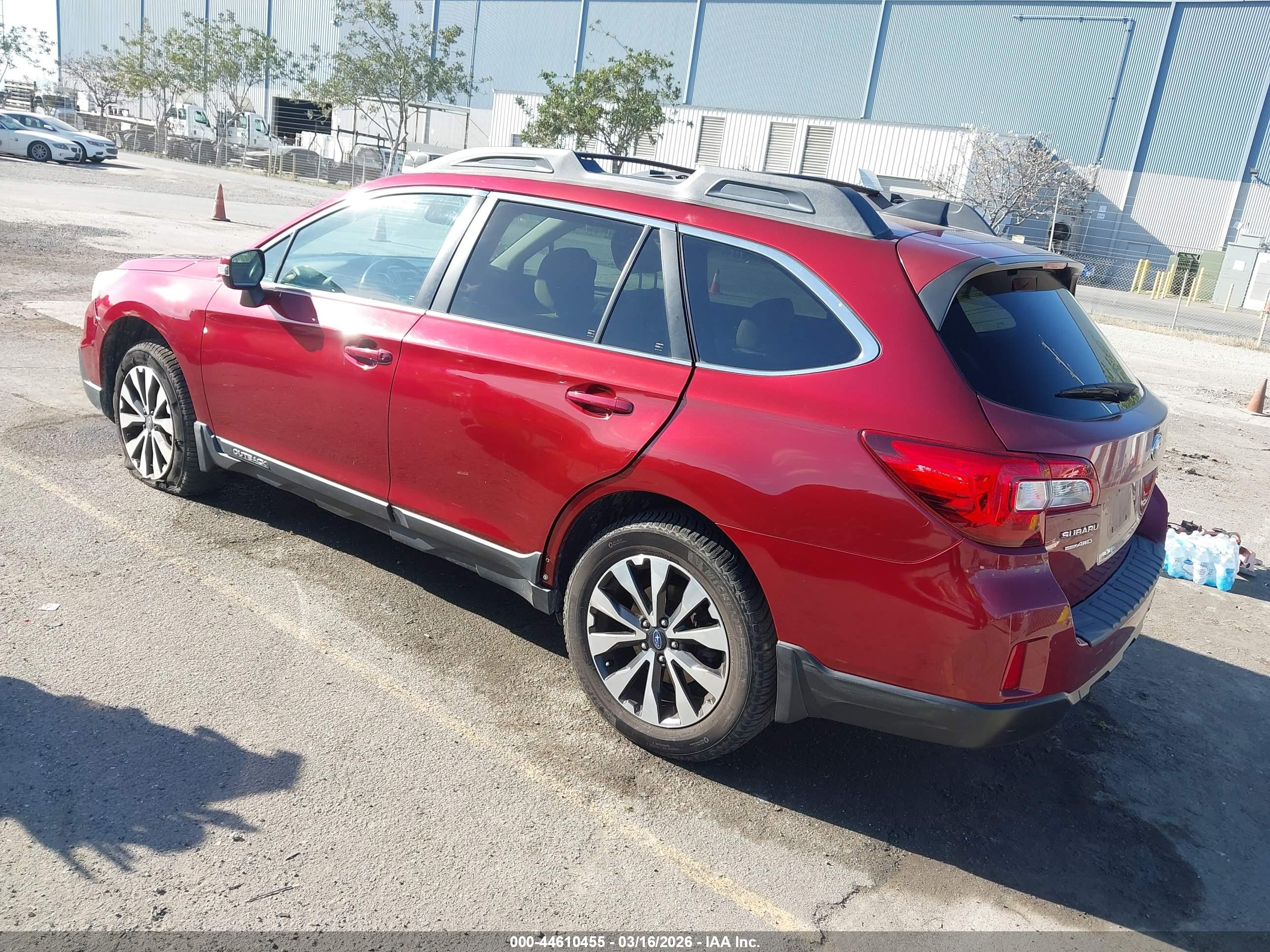 SUBARU OUTBACK image 3