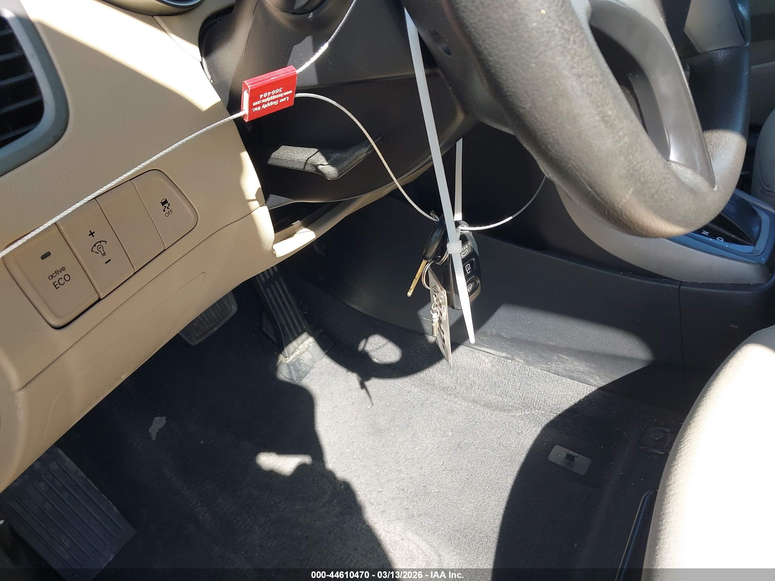 HYUNDAI ELANTRA image 11