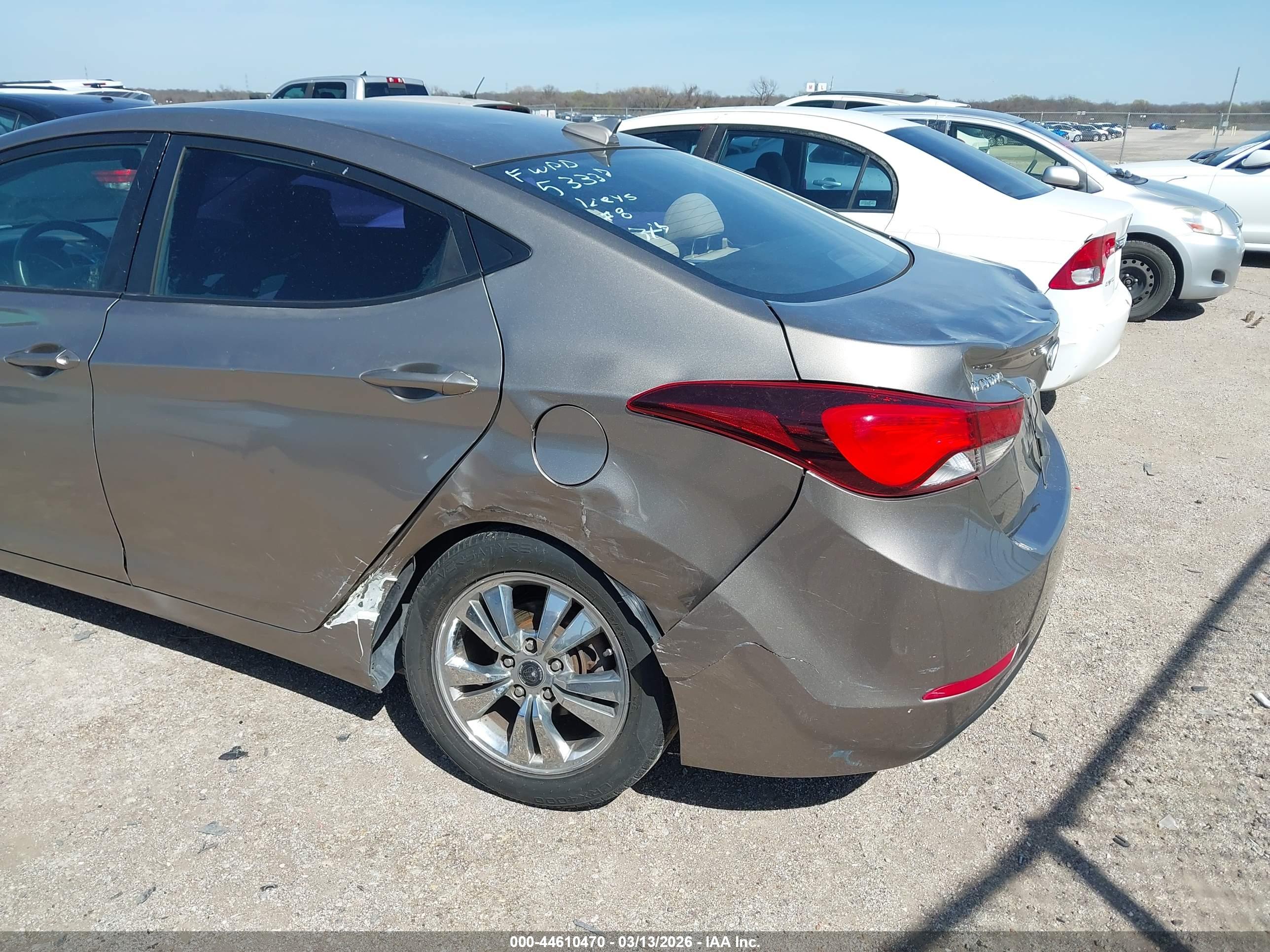HYUNDAI ELANTRA image 6