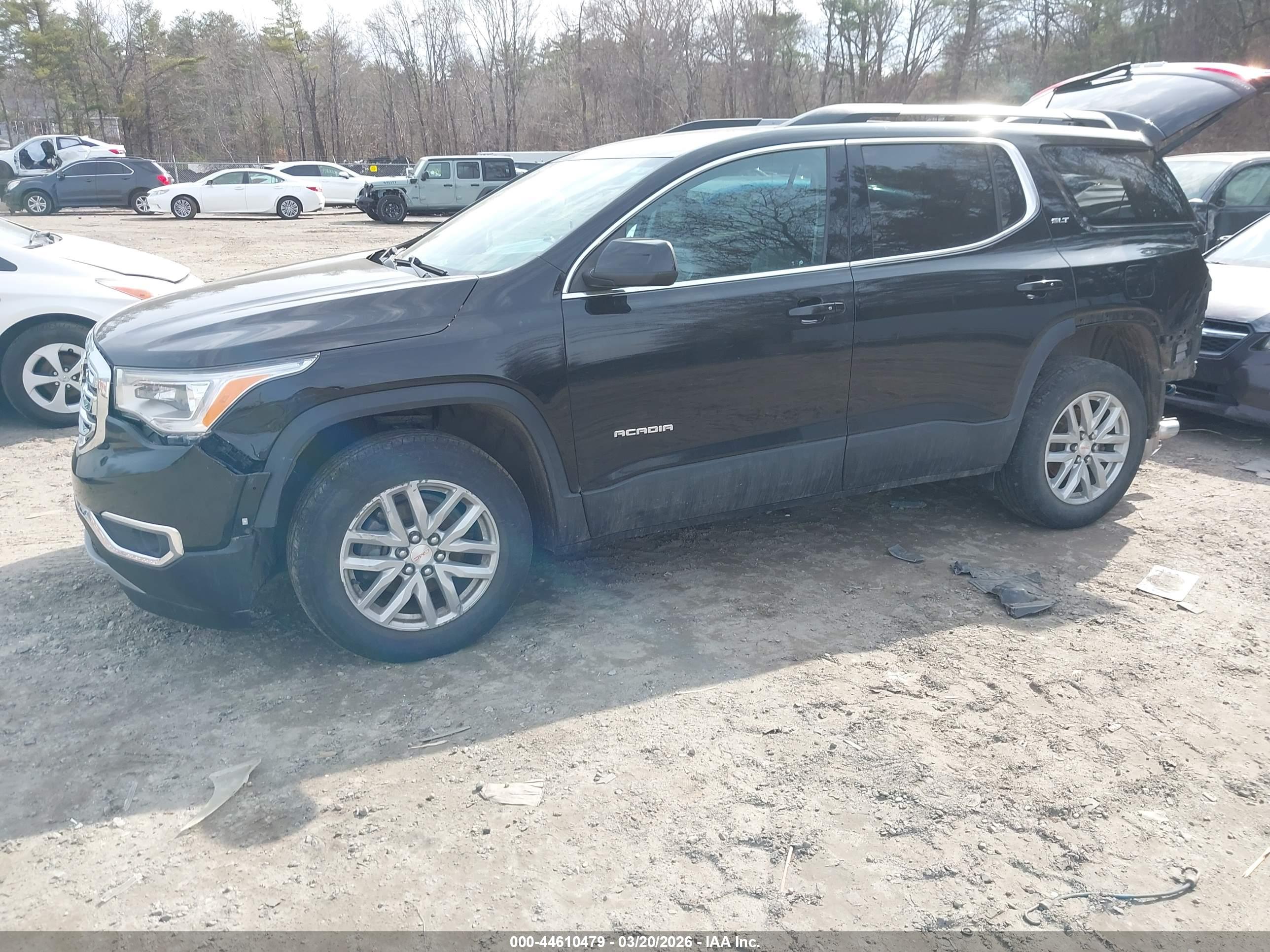 GMC ACADIA image 2