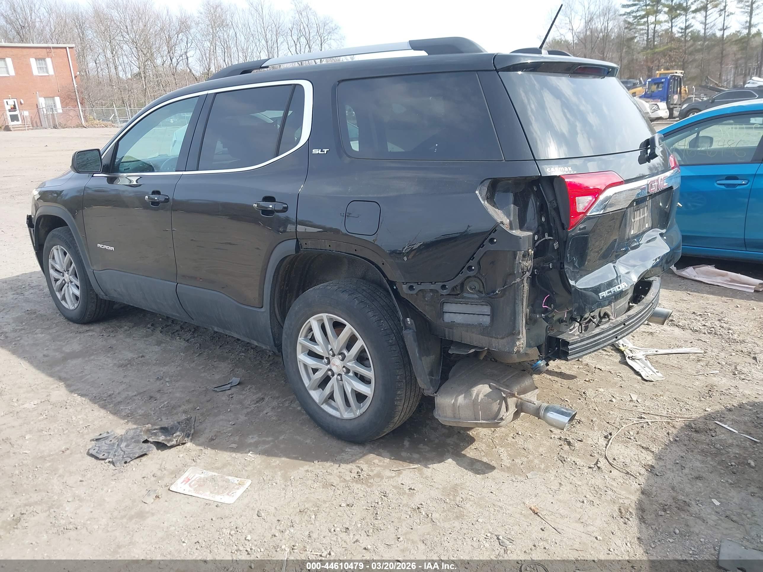 GMC ACADIA image 3