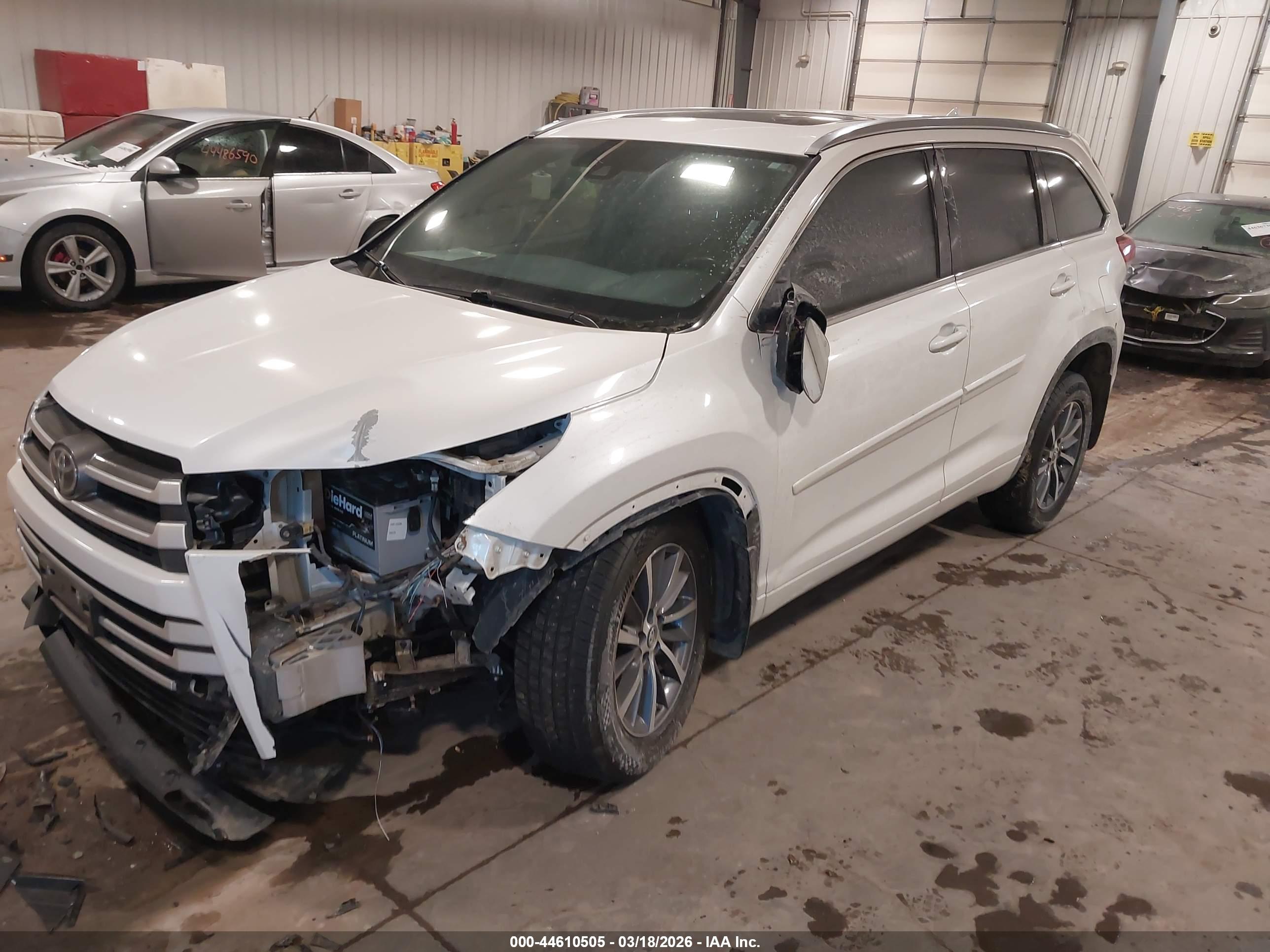 TOYOTA HIGHLANDER image 2