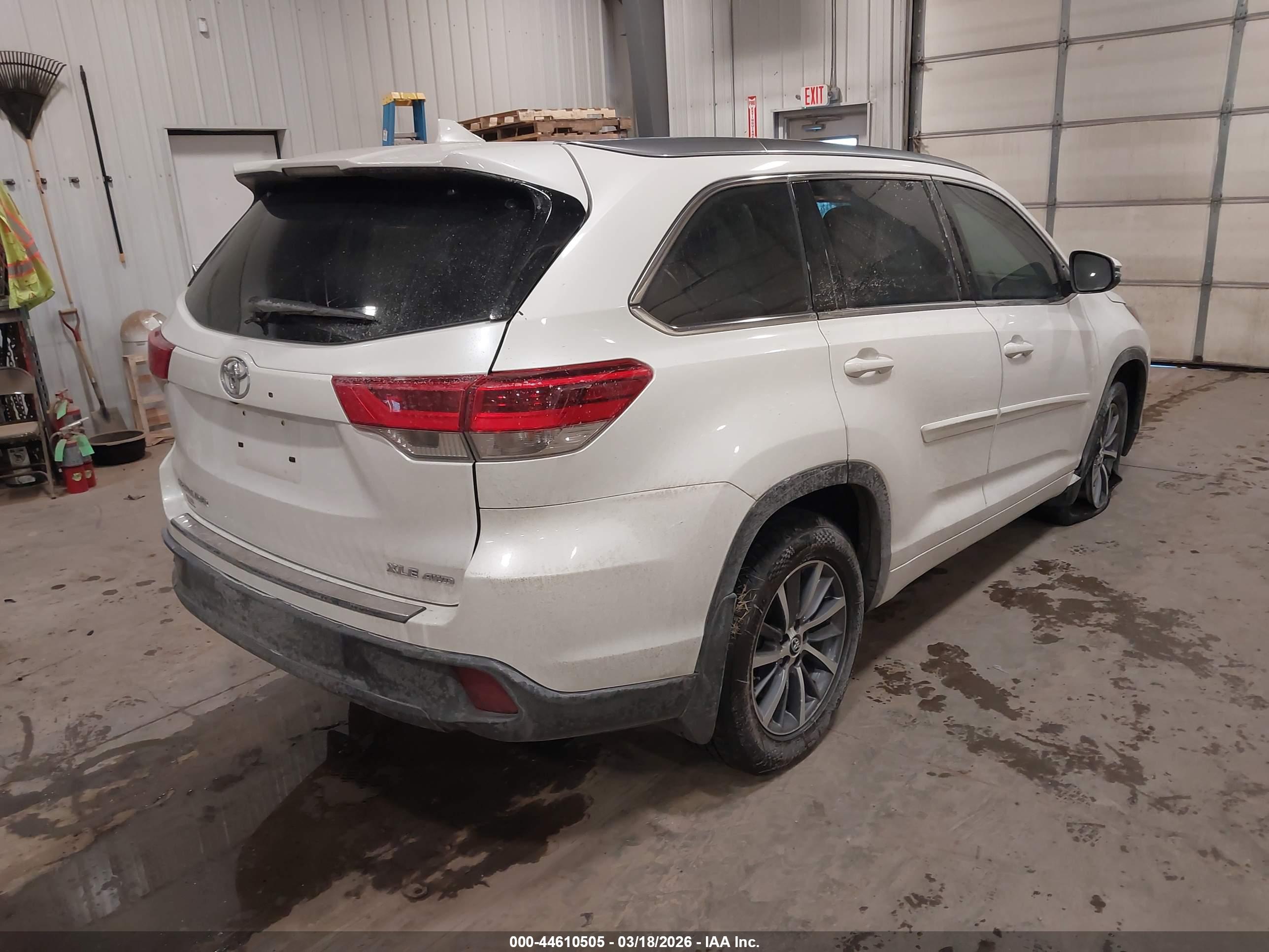 TOYOTA HIGHLANDER image 4