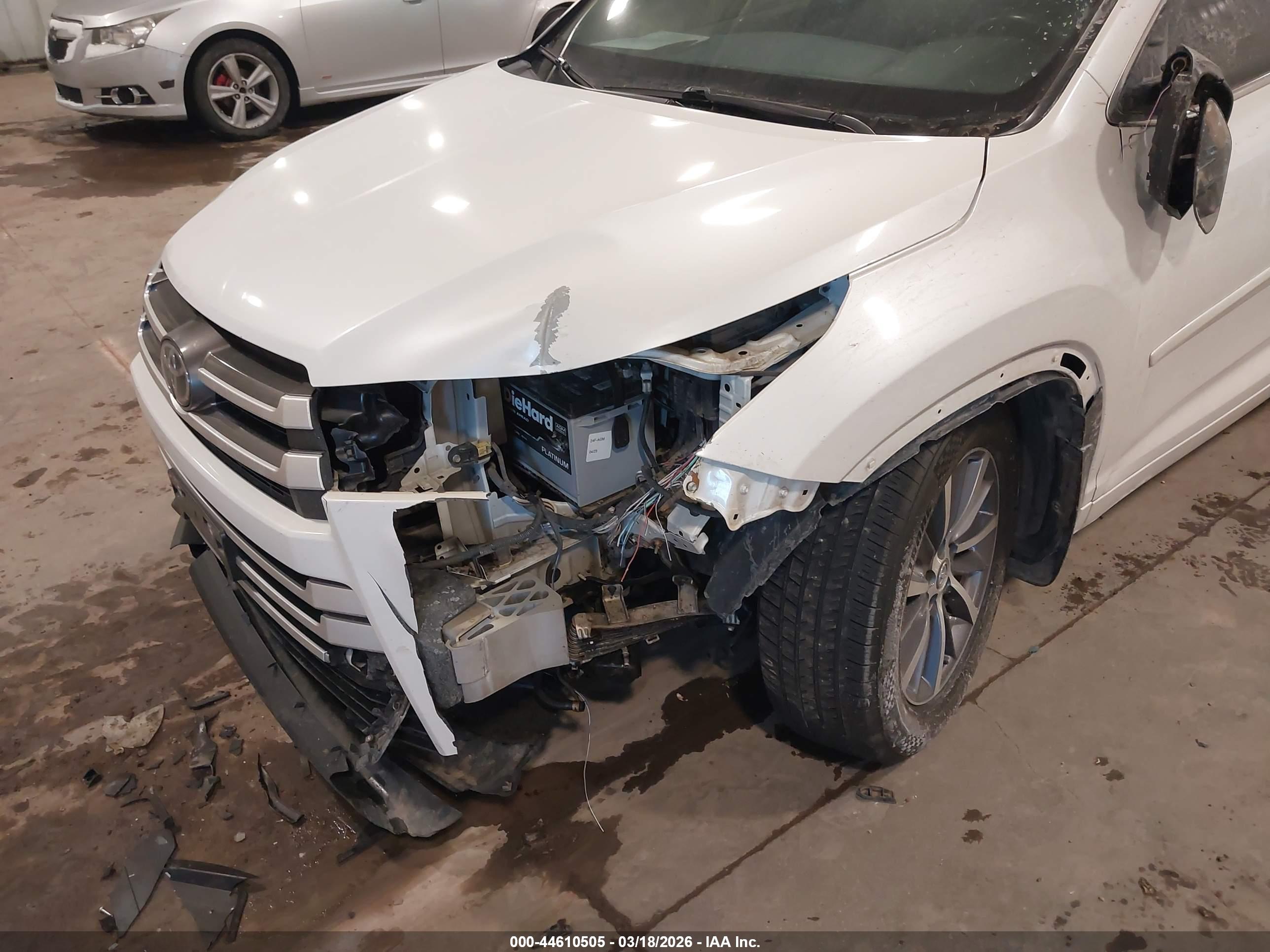 TOYOTA HIGHLANDER image 6