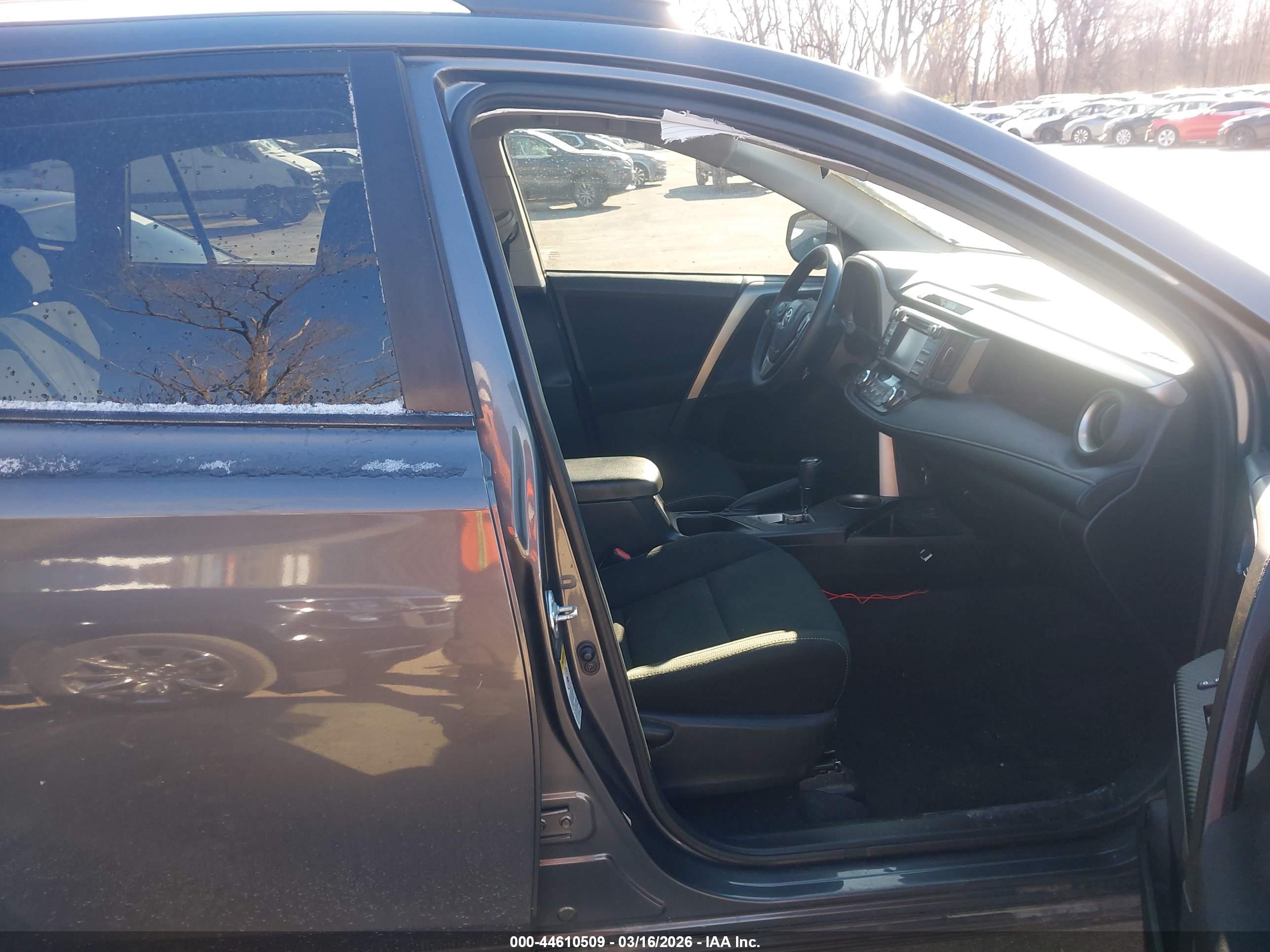 TOYOTA RAV4 image 5