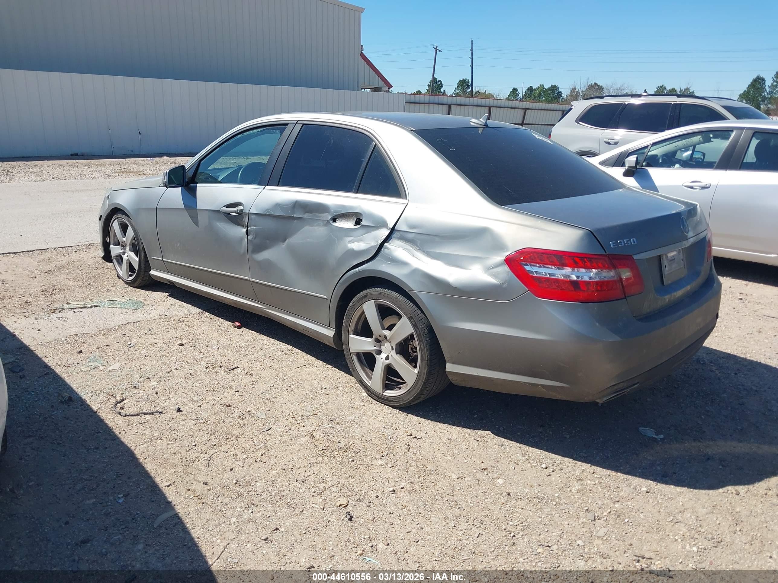MERCEDES-BENZ E image 3