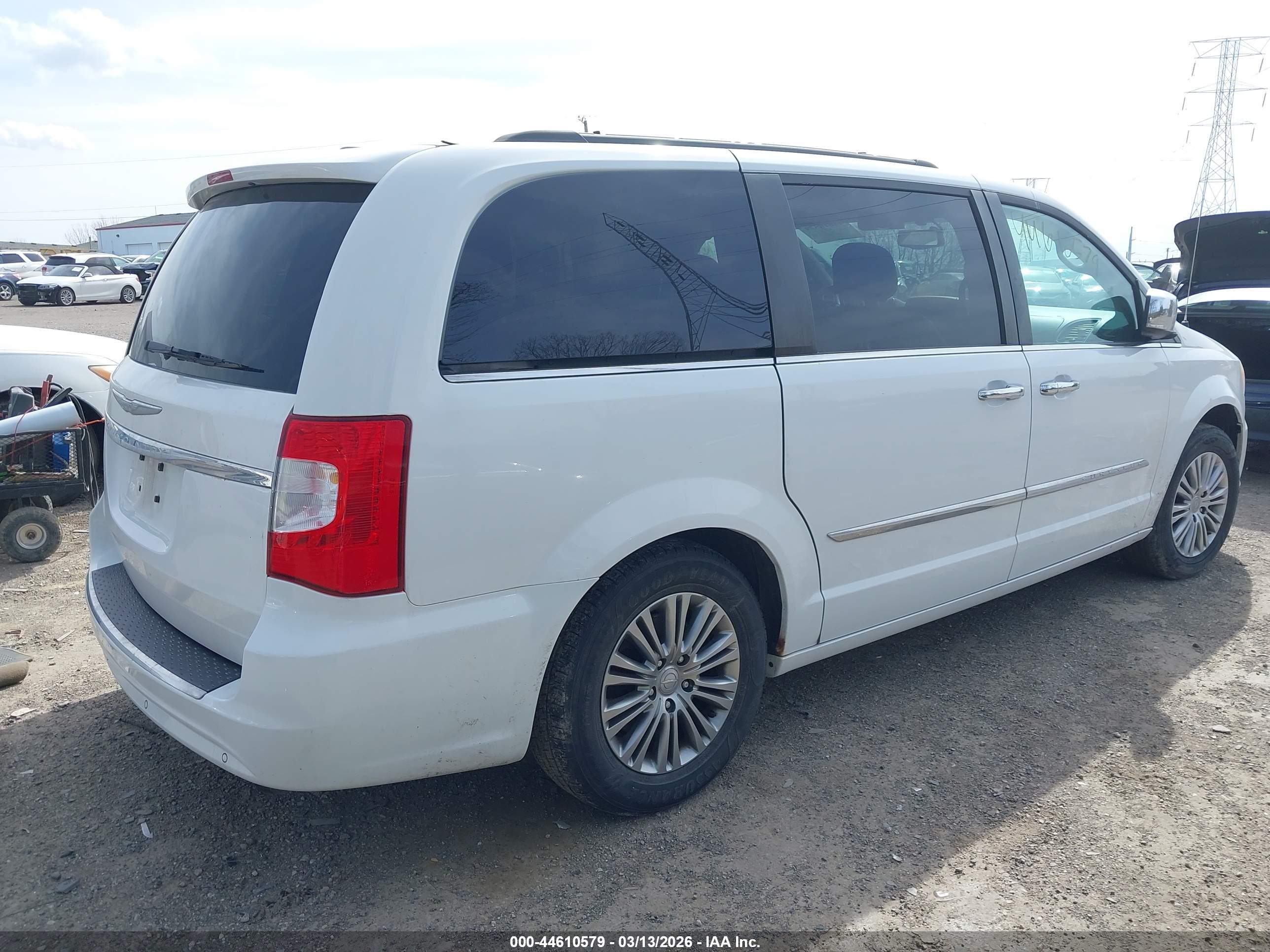 CHRYSLER TOWN image 4
