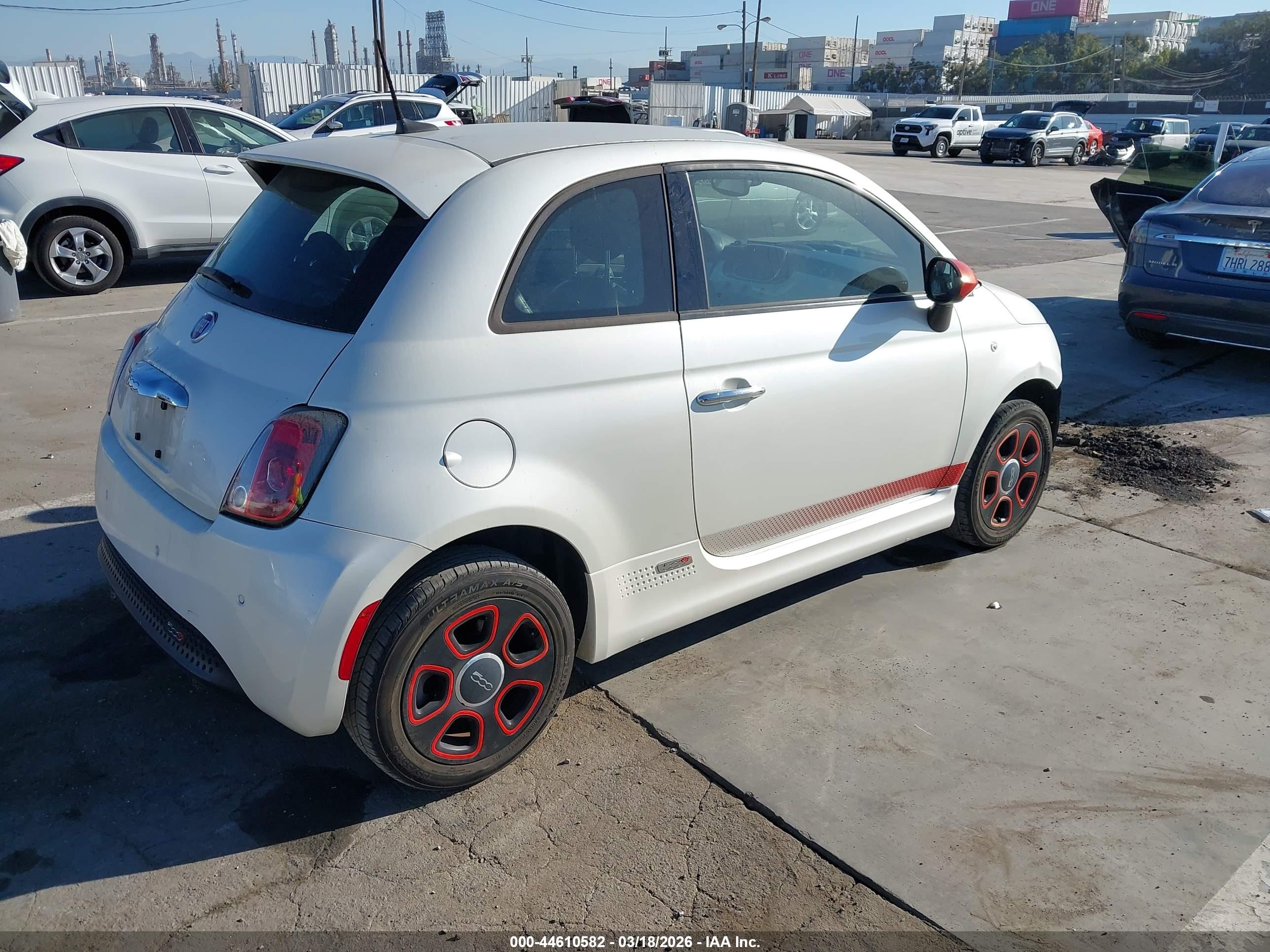 FIAT 500E image 4