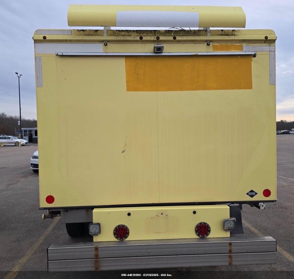 FORD E-450 image 8