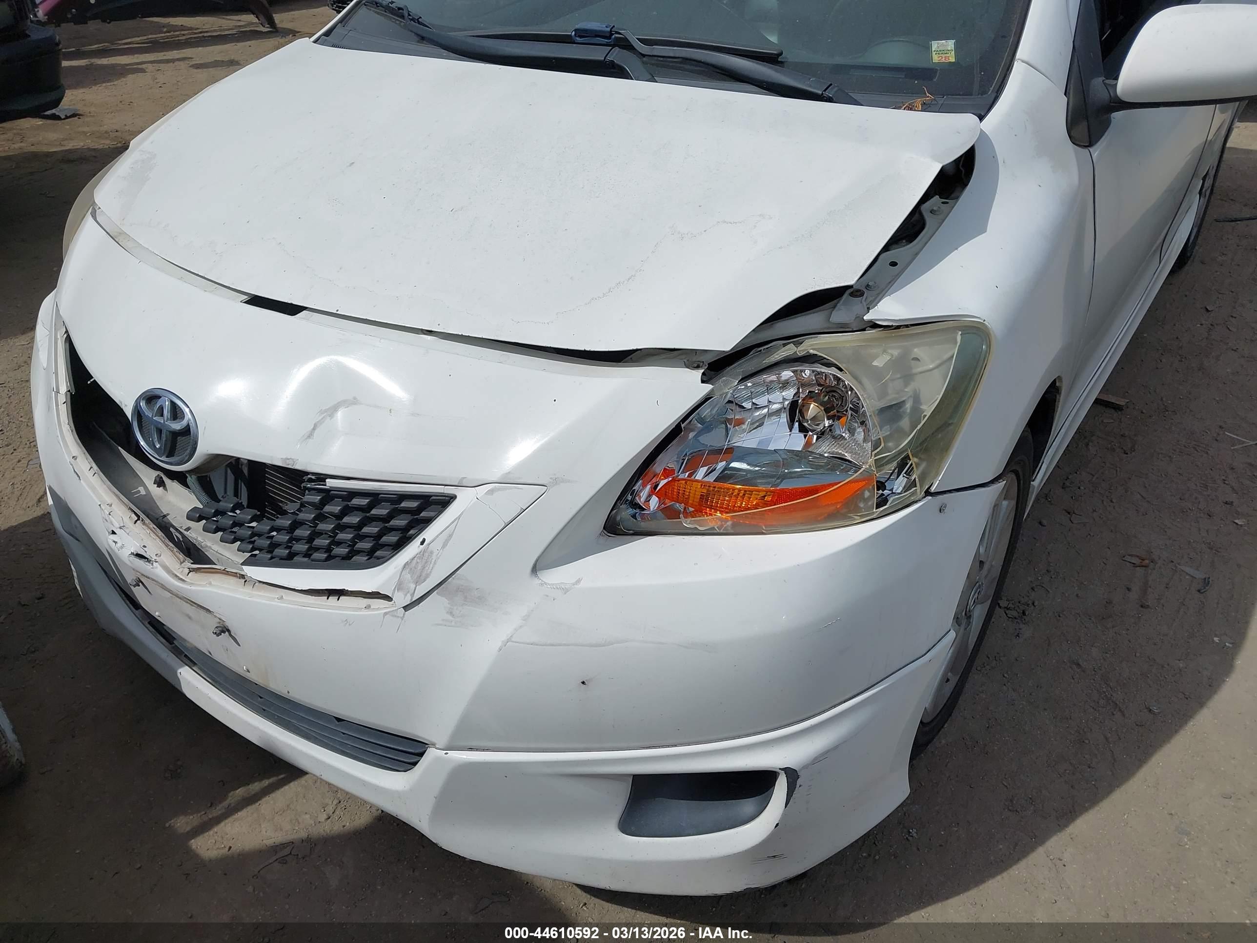 TOYOTA YARIS image 6