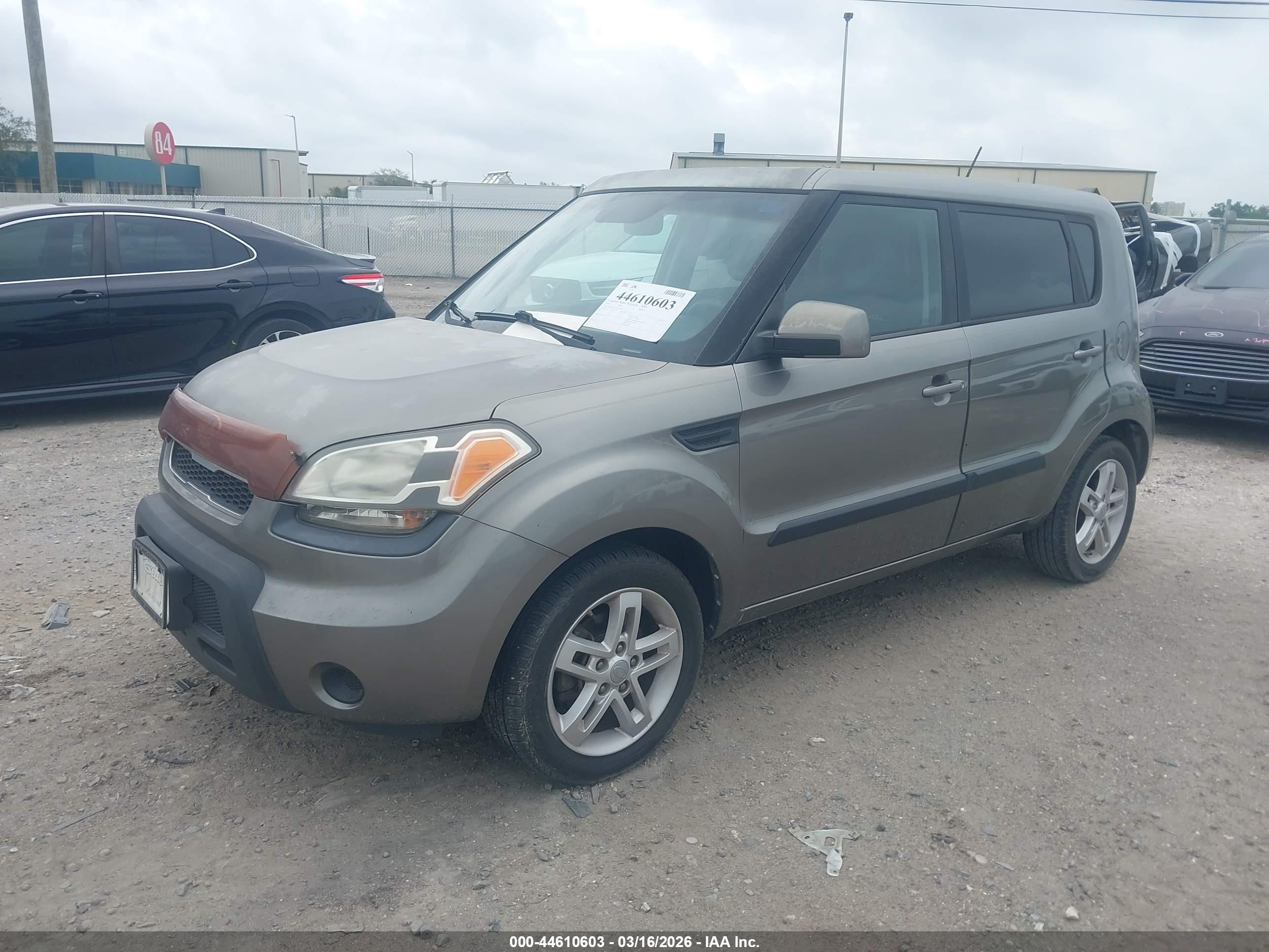 KIA SOUL image 2