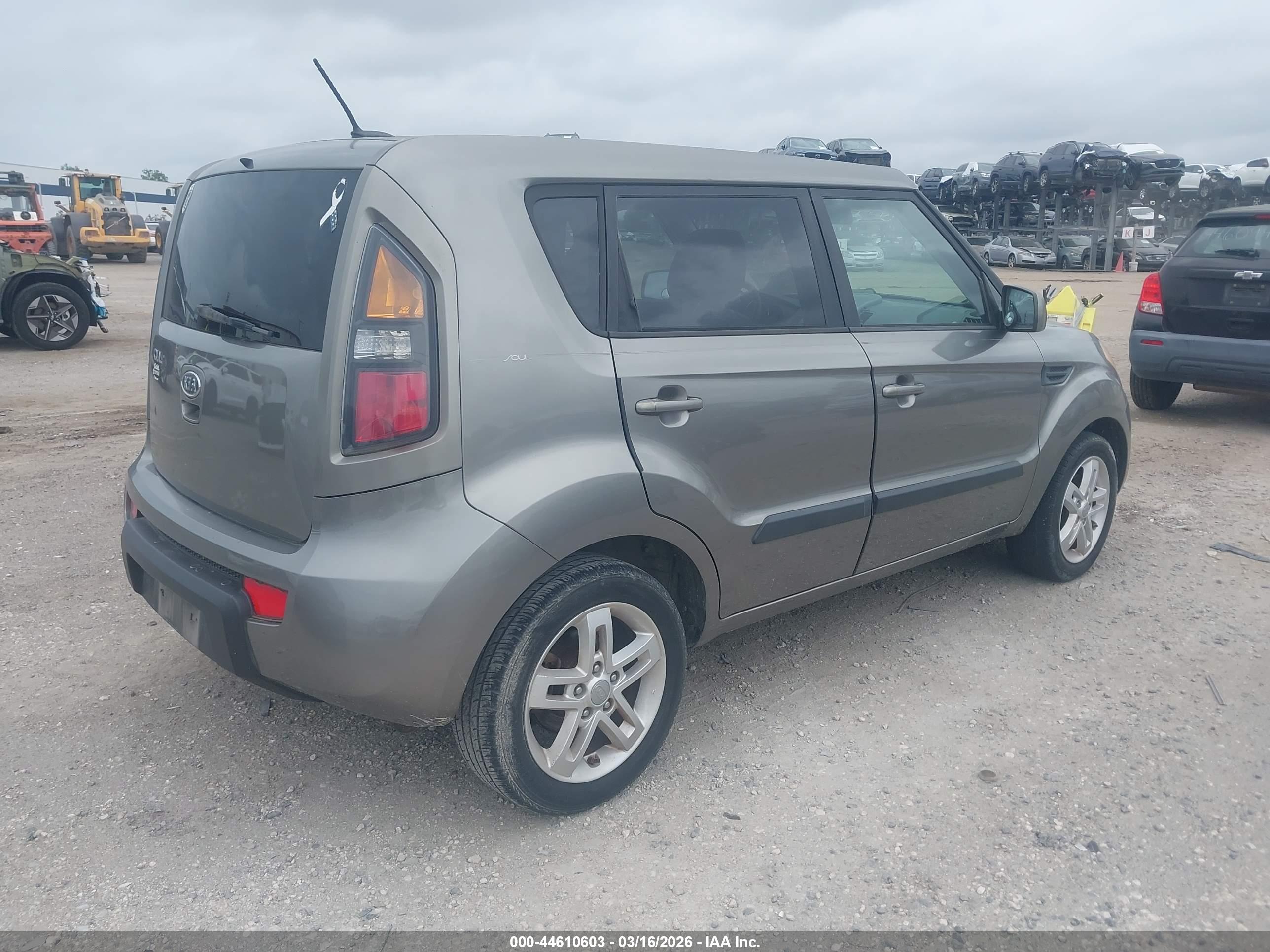 KIA SOUL image 4