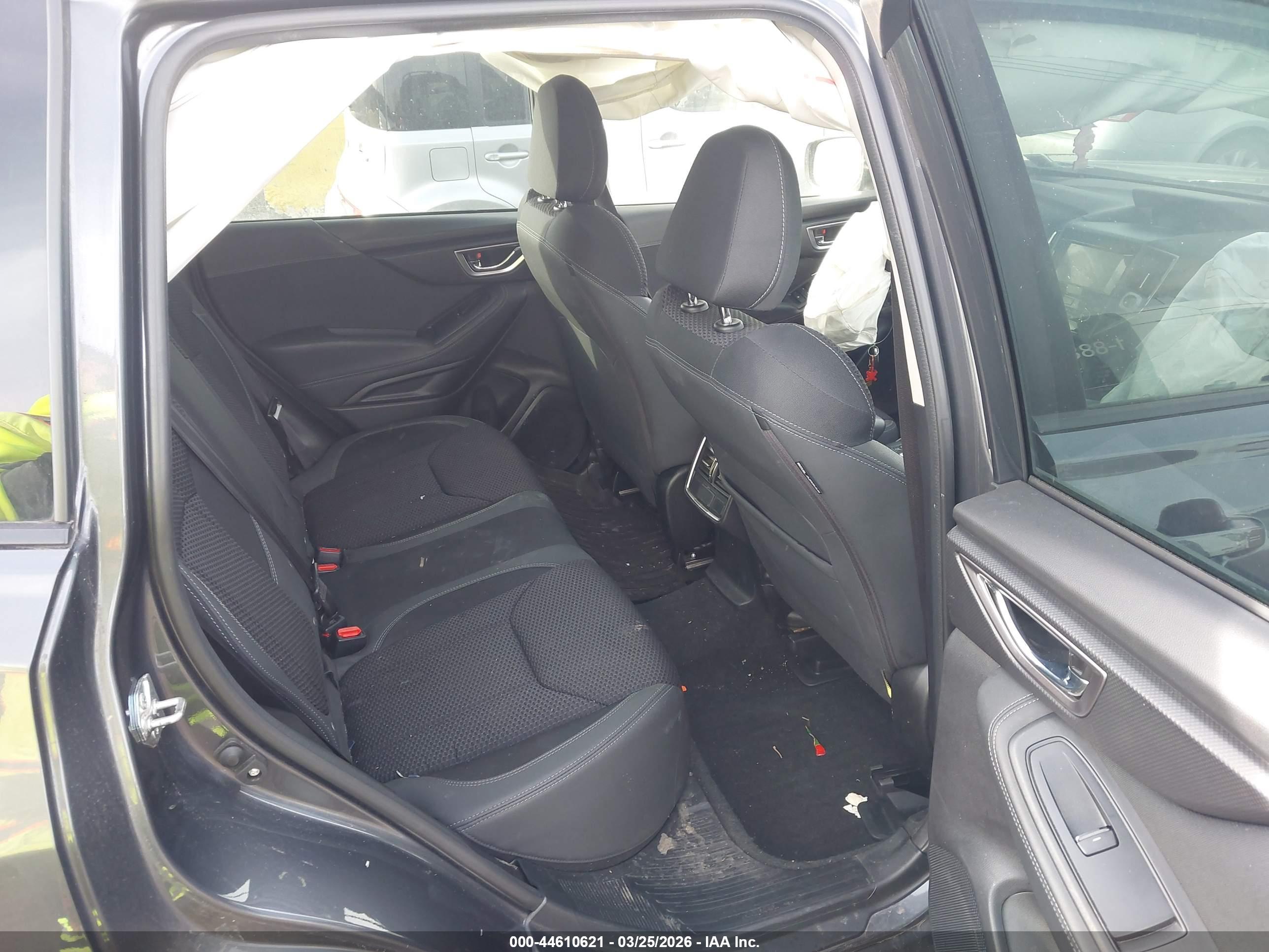 SUBARU FORESTER image 8