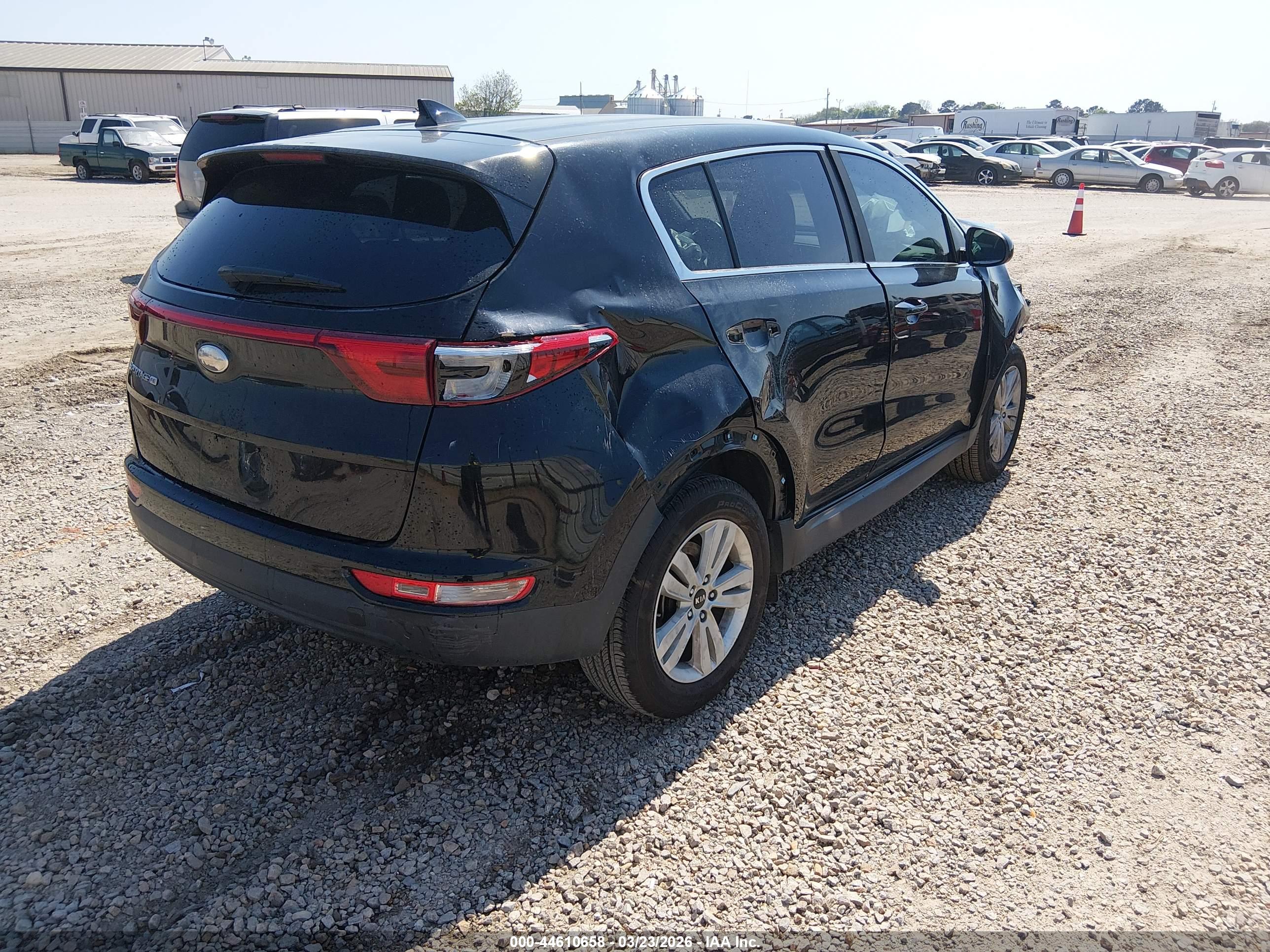 KIA SPORTAGE image 4