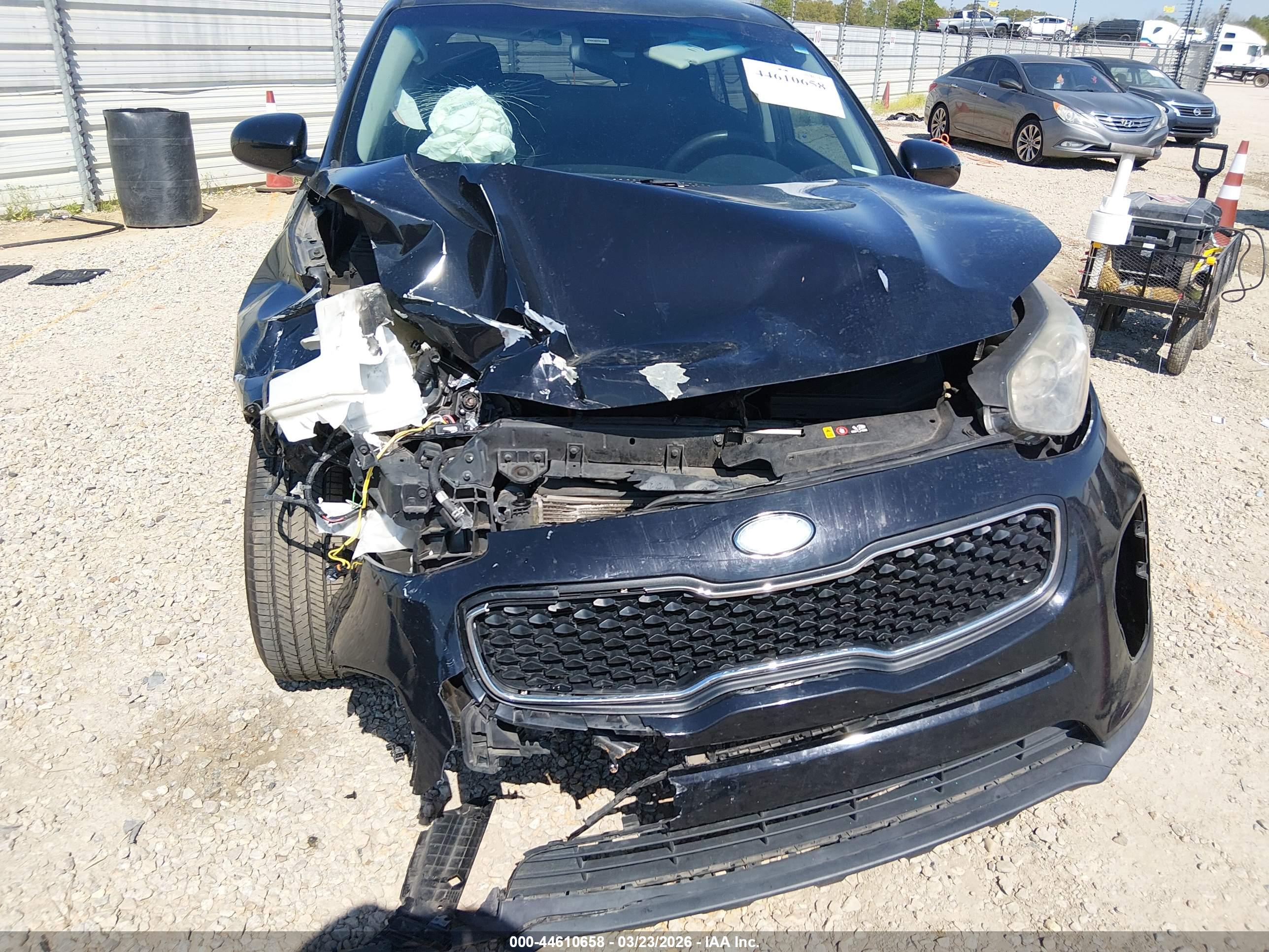 KIA SPORTAGE image 6