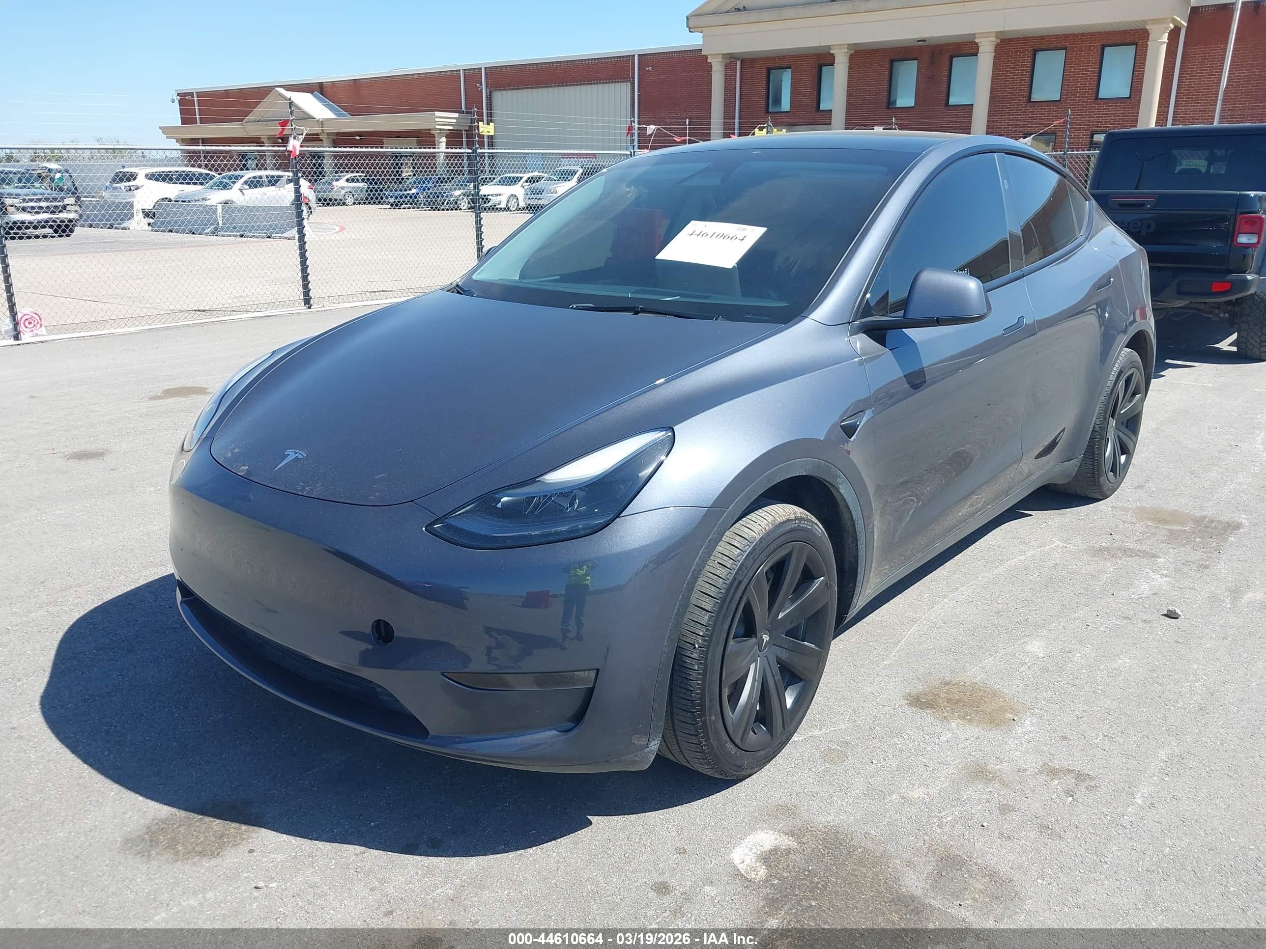 TESLA MODEL image 2