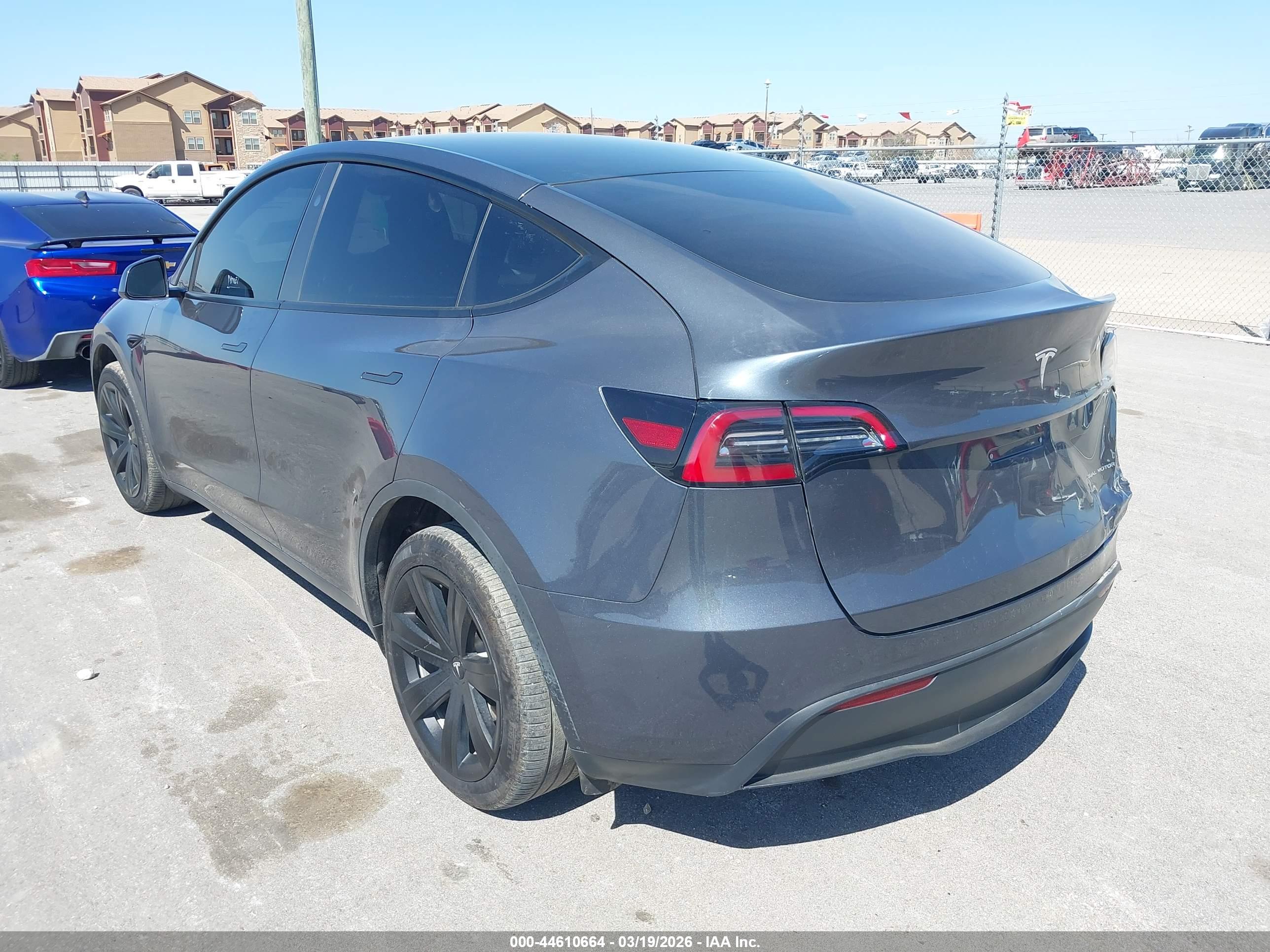 TESLA MODEL image 3