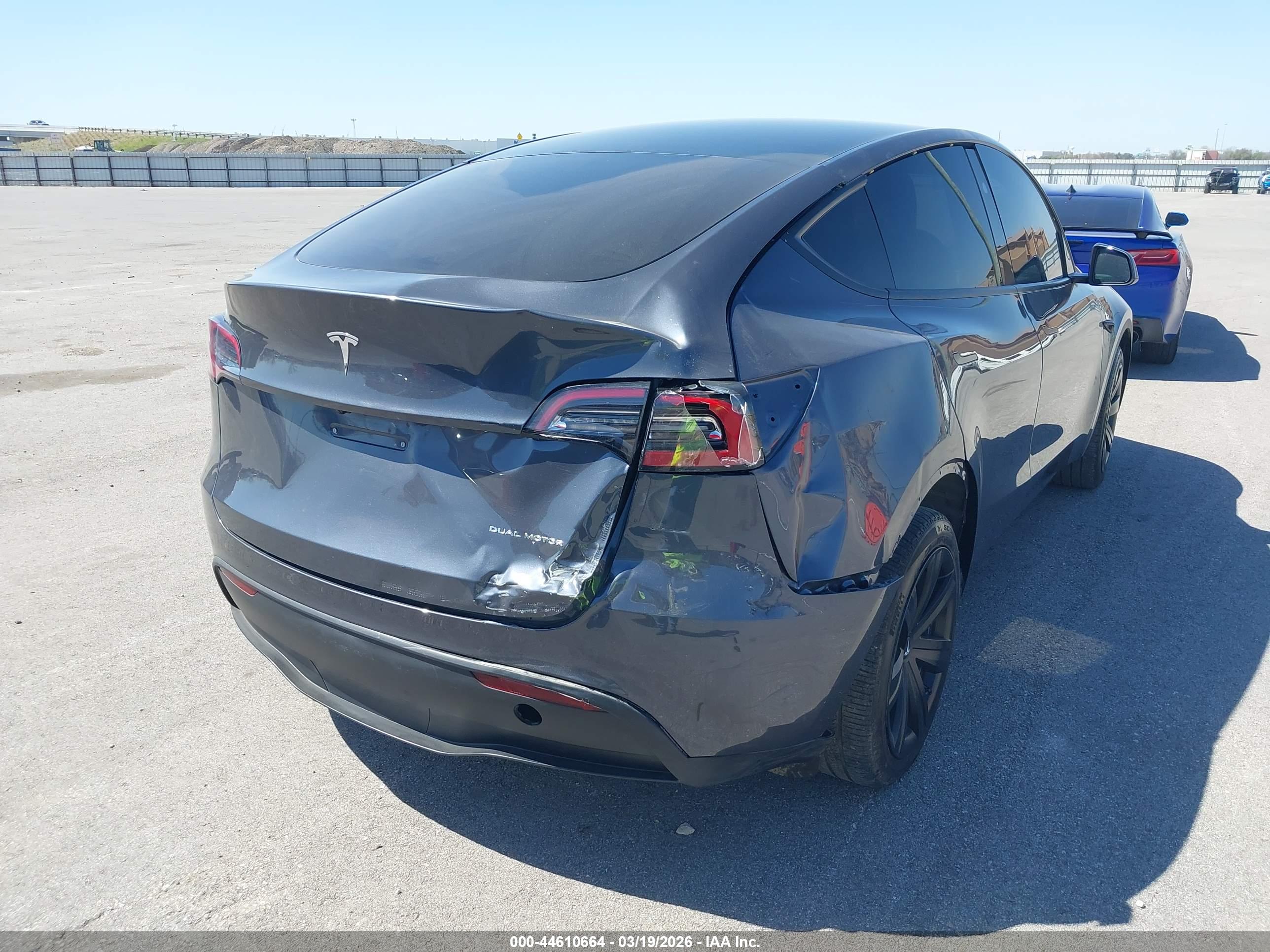 TESLA MODEL image 4