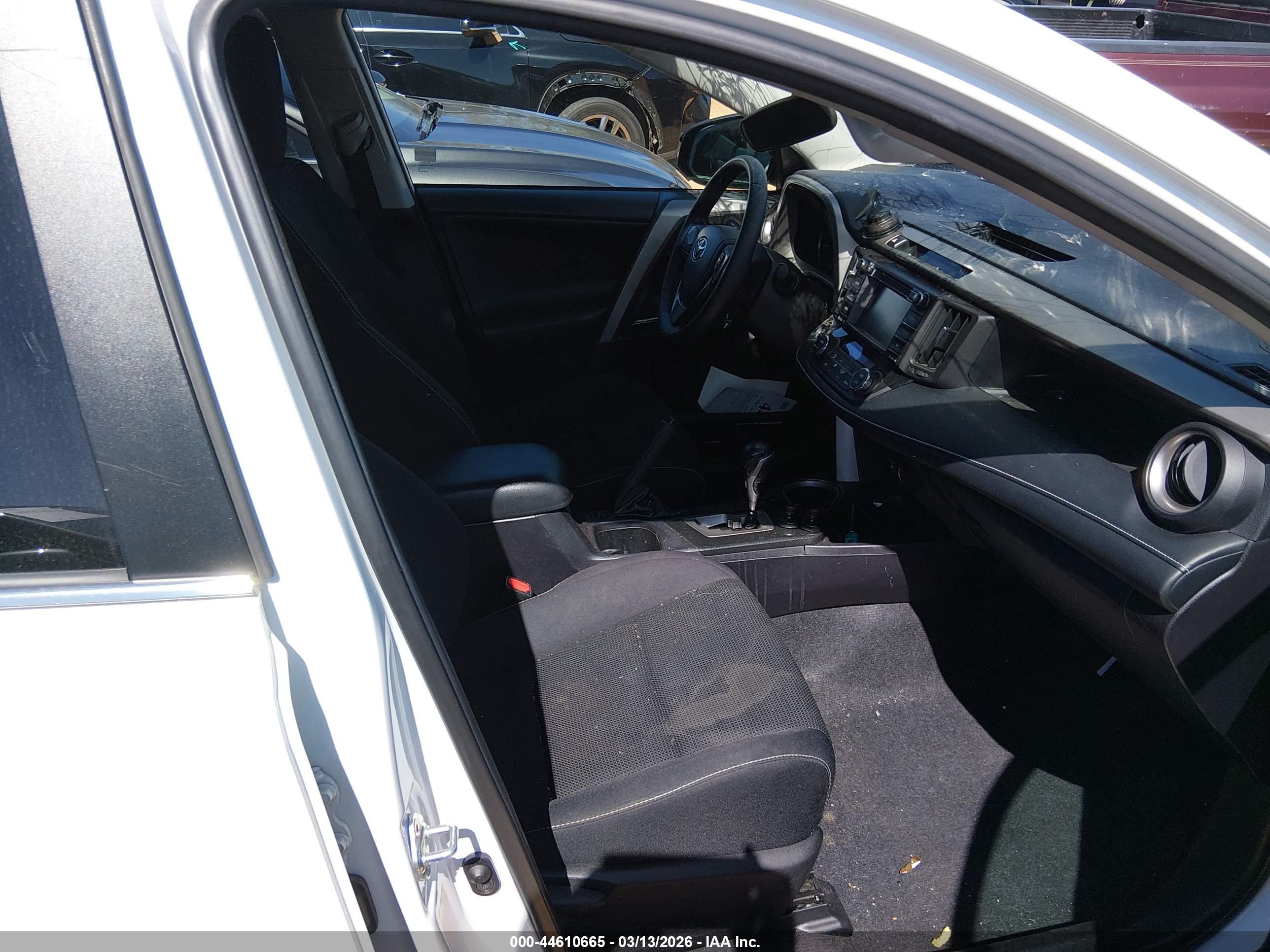 TOYOTA RAV4 image 5