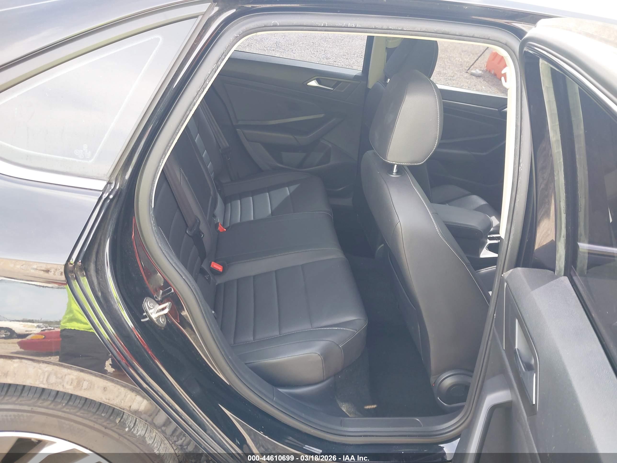 VOLKSWAGEN JETTA image 8