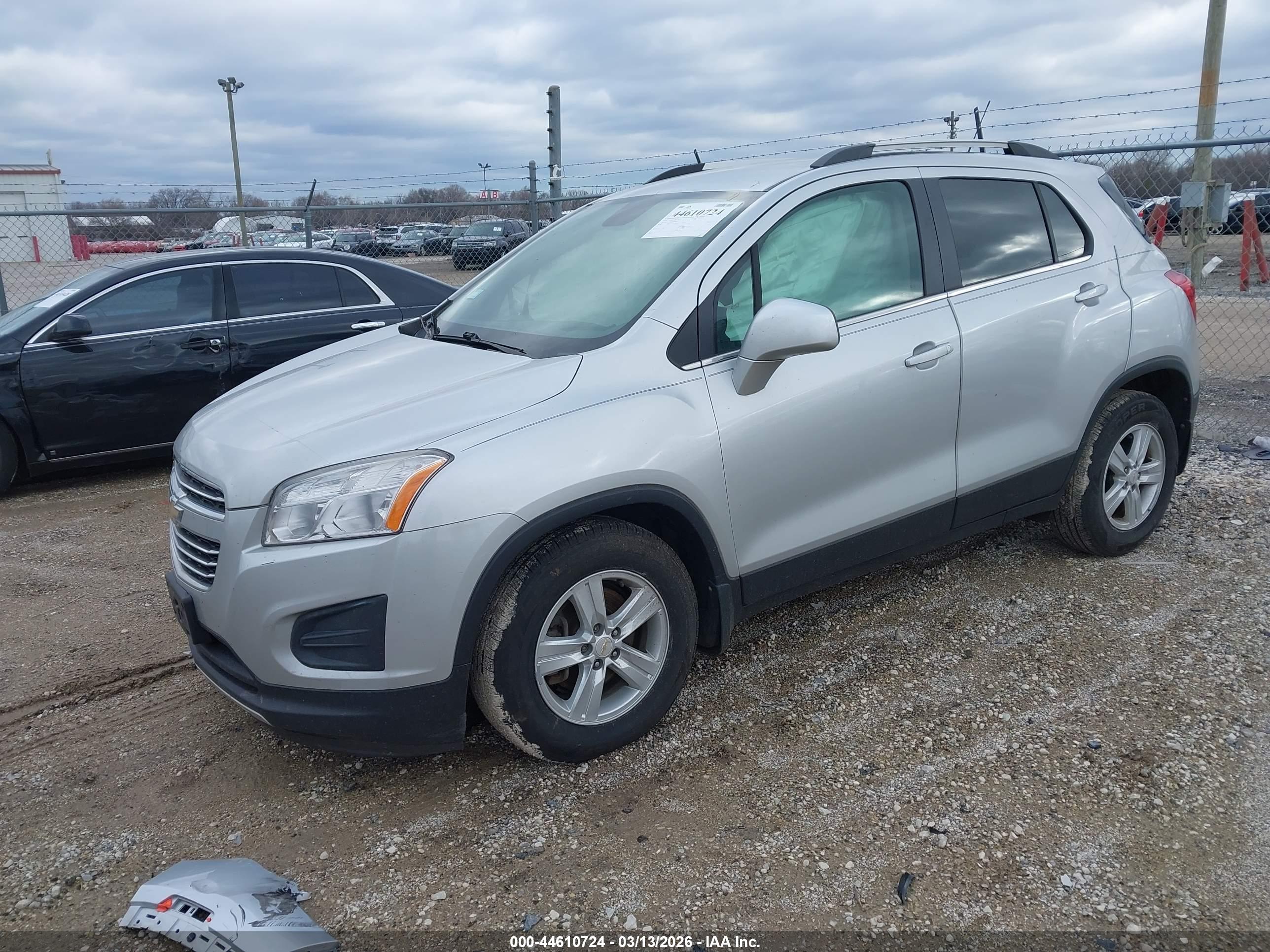 CHEVROLET TRAX image 2