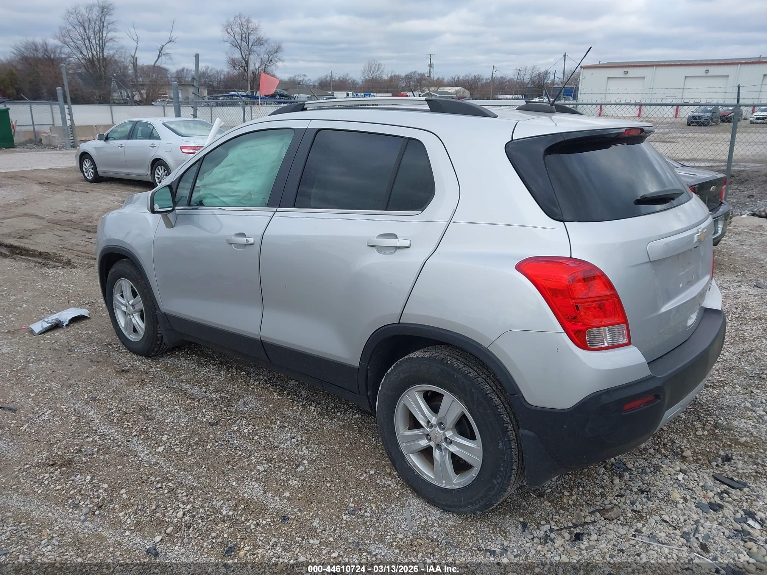 CHEVROLET TRAX image 3