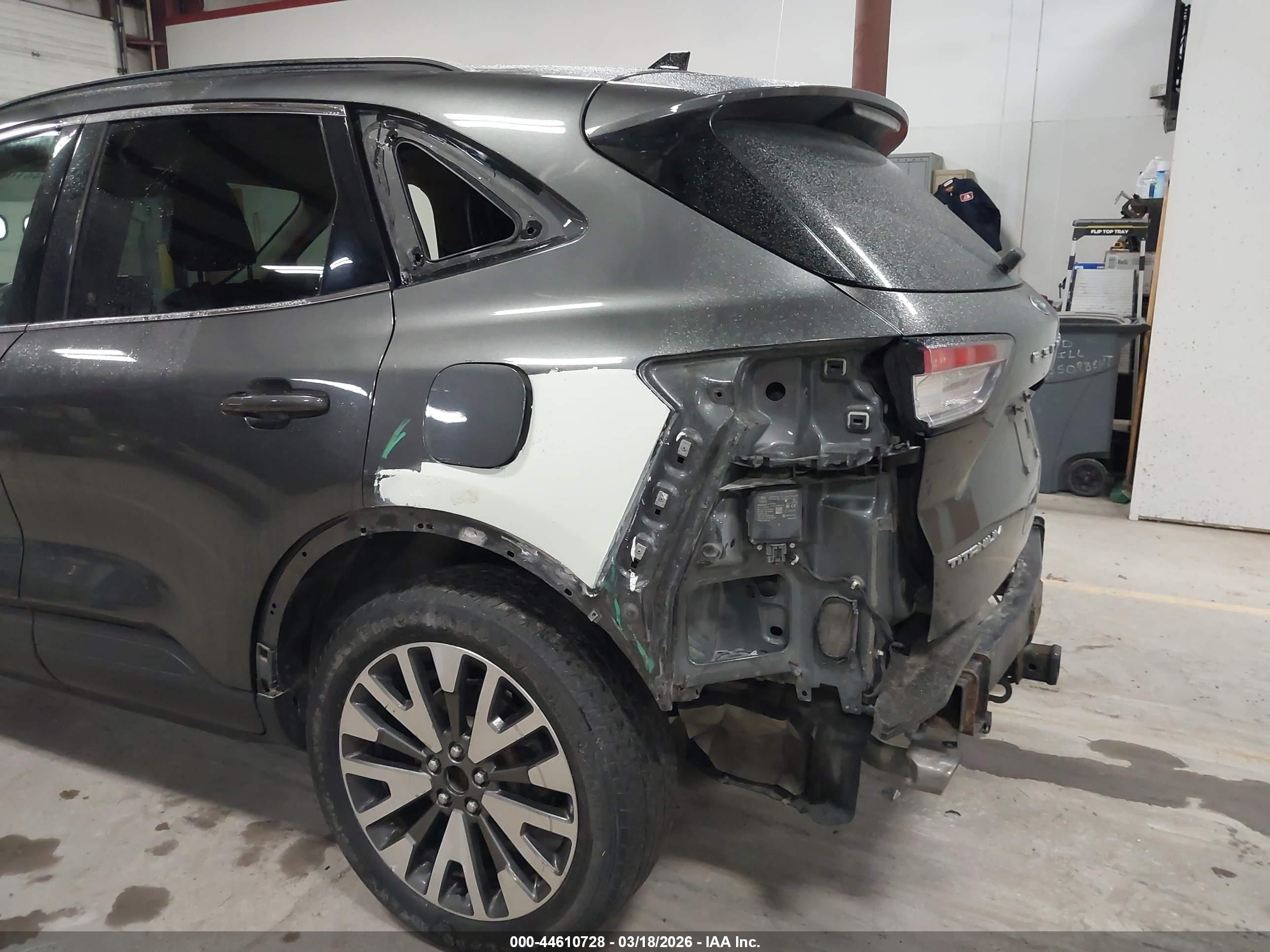 FORD ESCAPE image 6