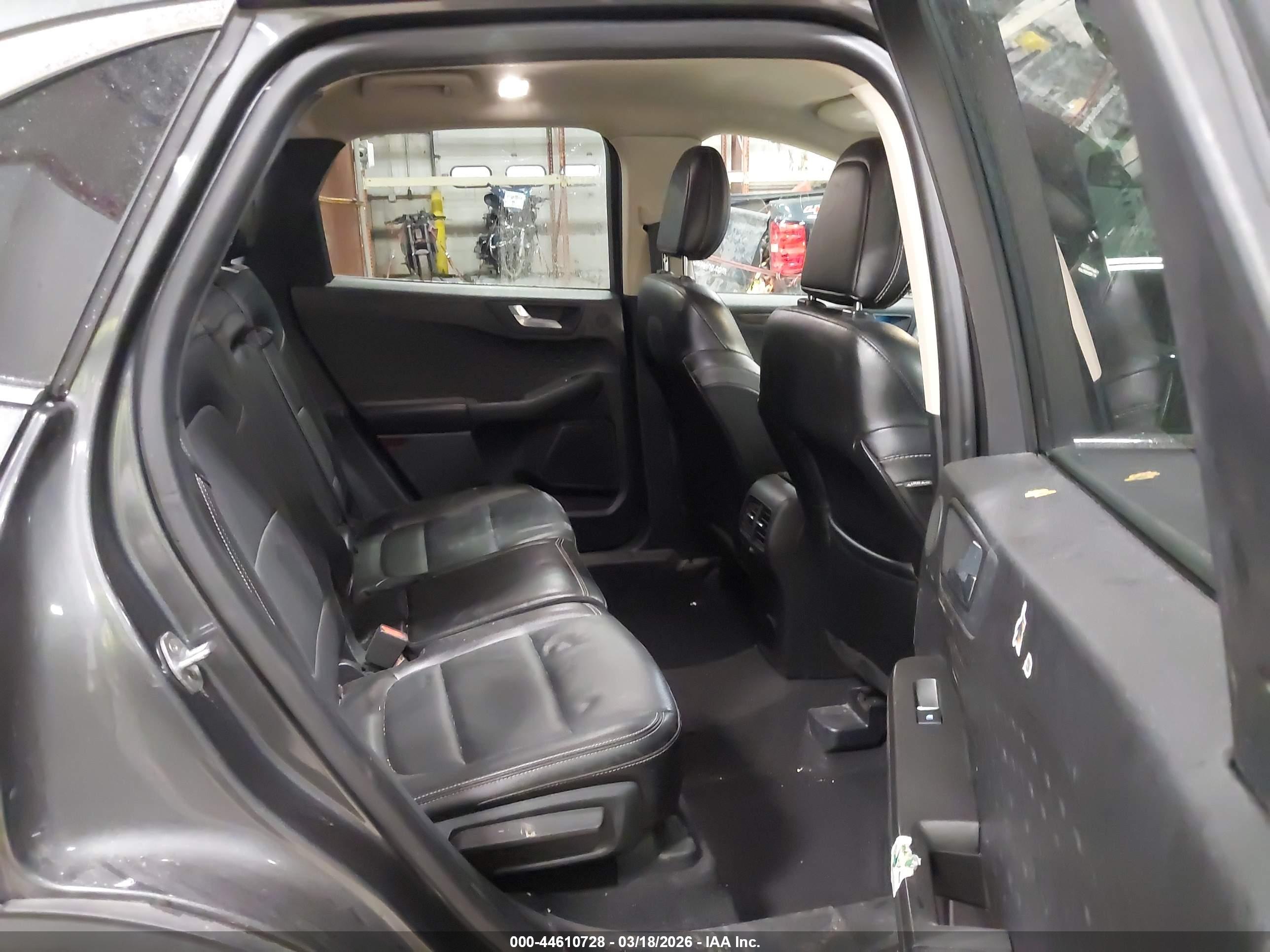 FORD ESCAPE image 8