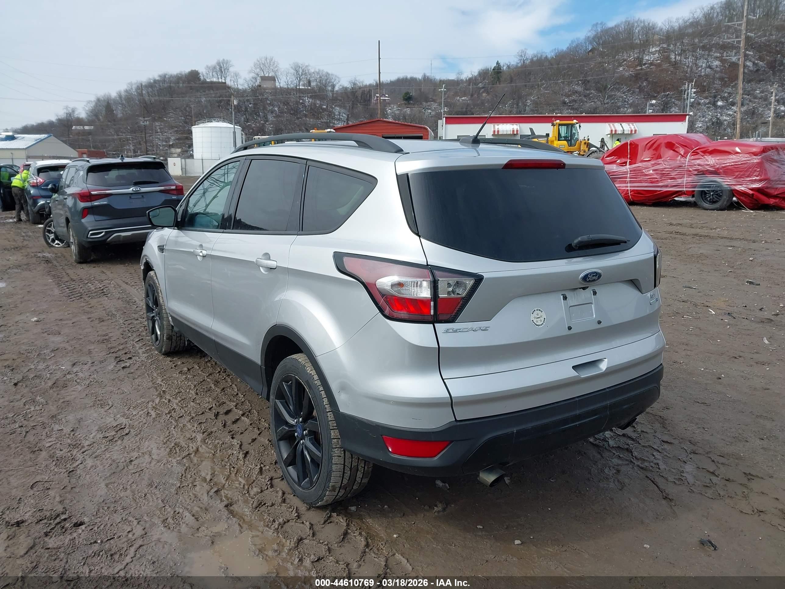 FORD ESCAPE image 3