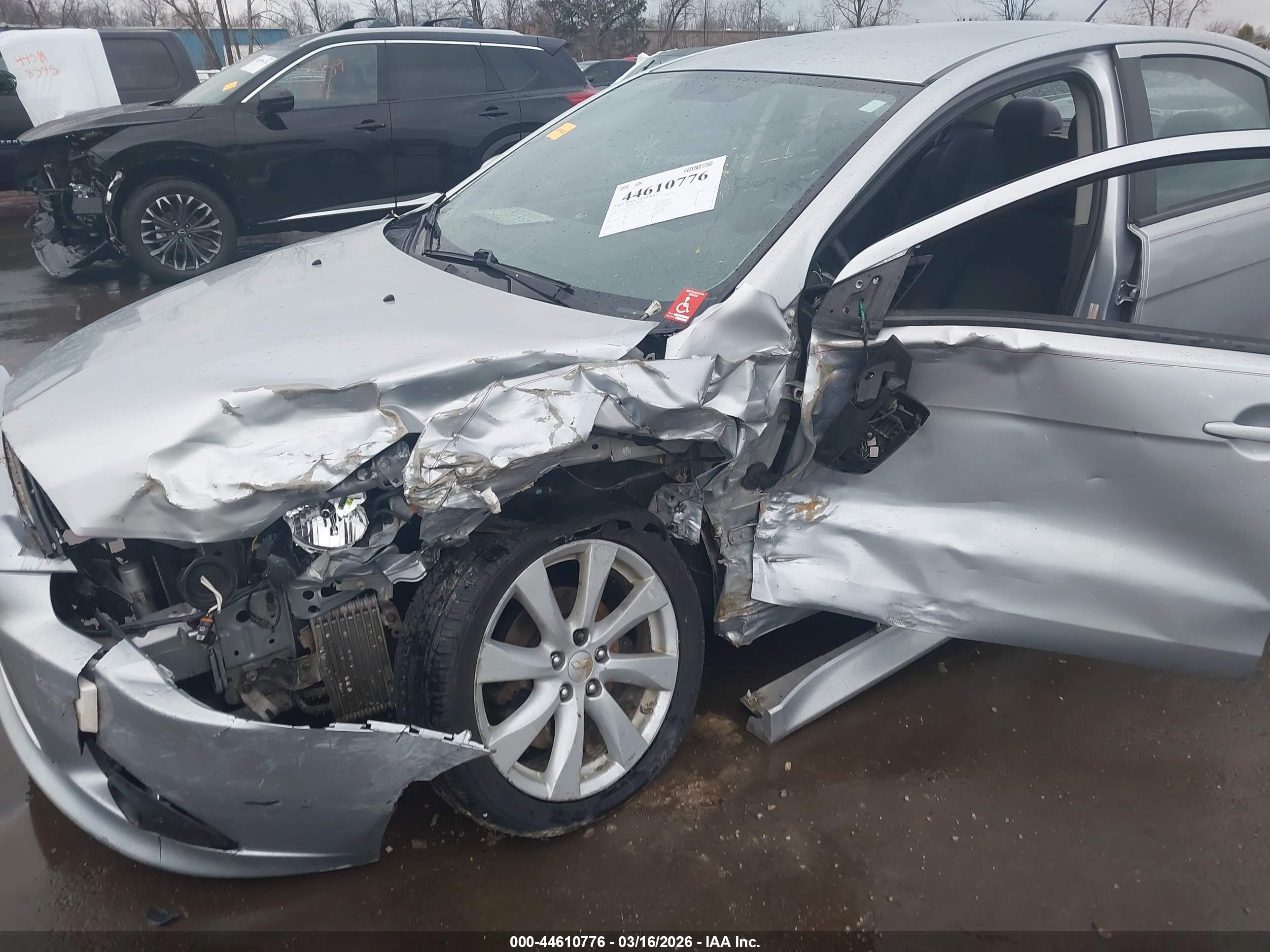 MITSUBISHI LANCER image 6