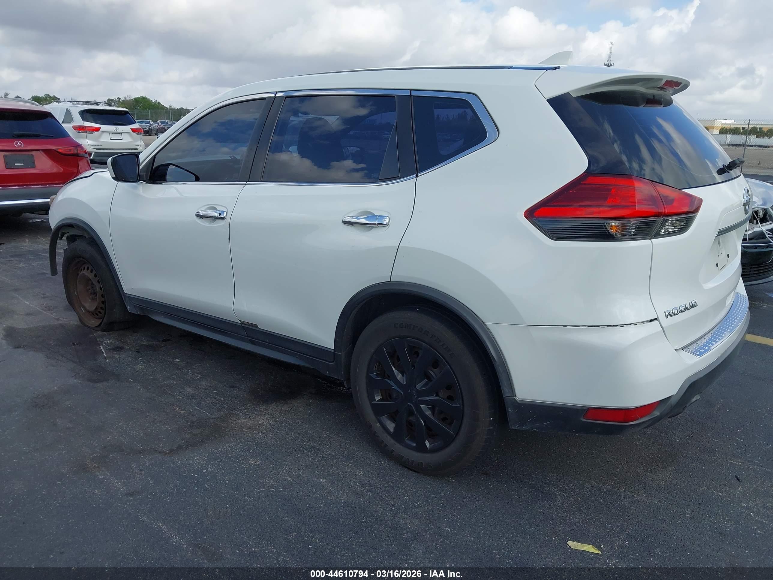 NISSAN ROGUE image 3