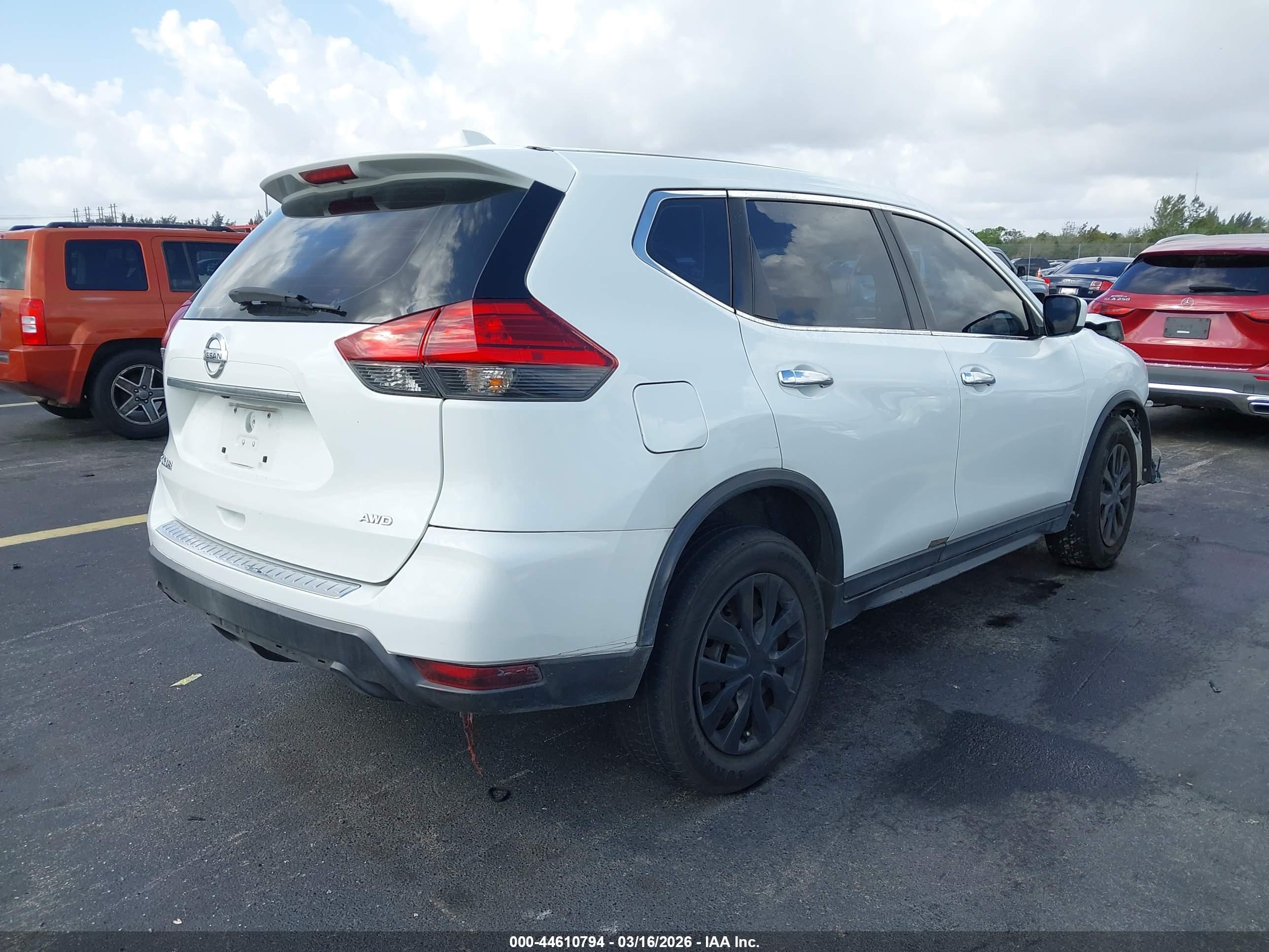 NISSAN ROGUE image 4