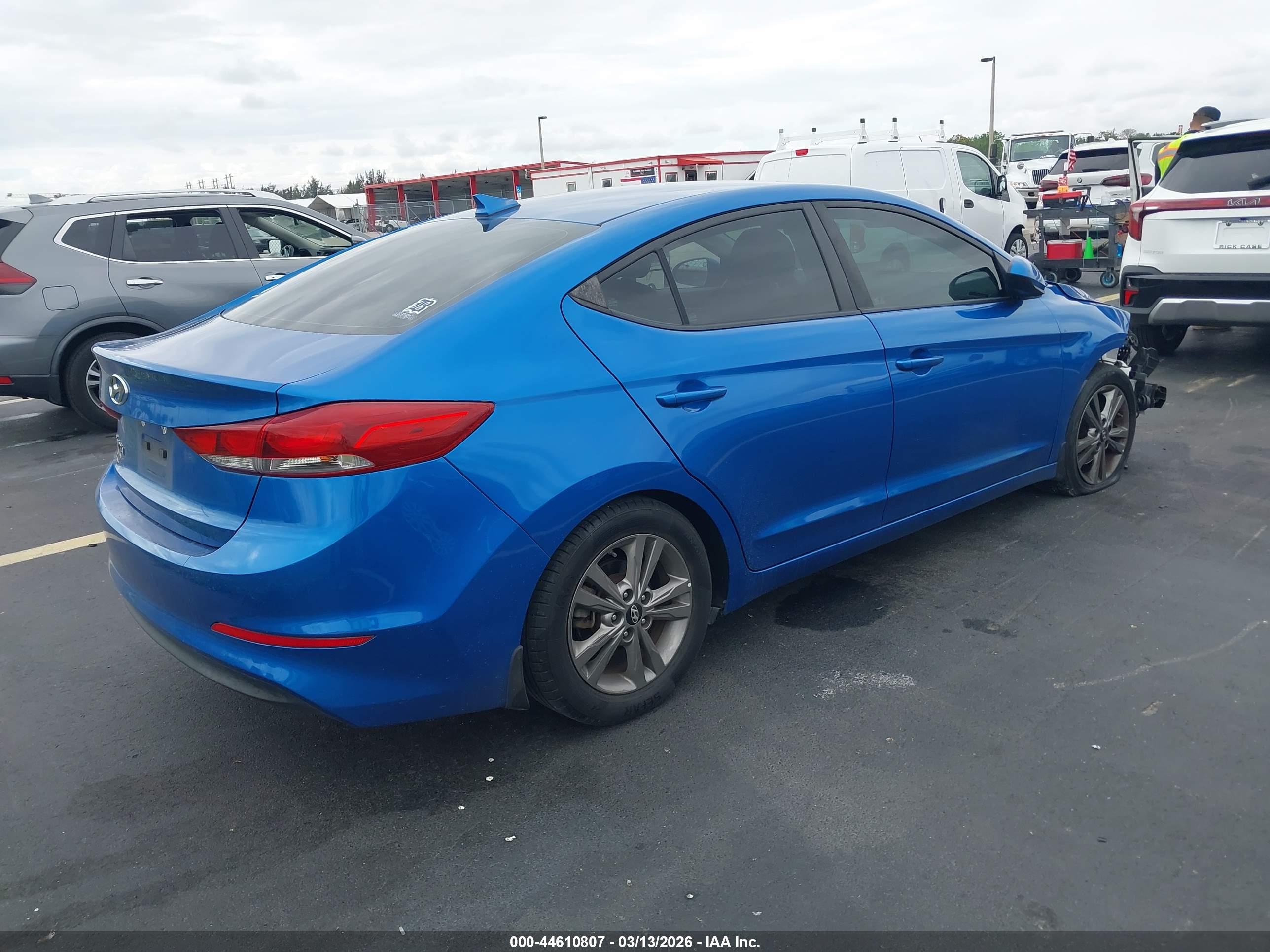 HYUNDAI ELANTRA image 4