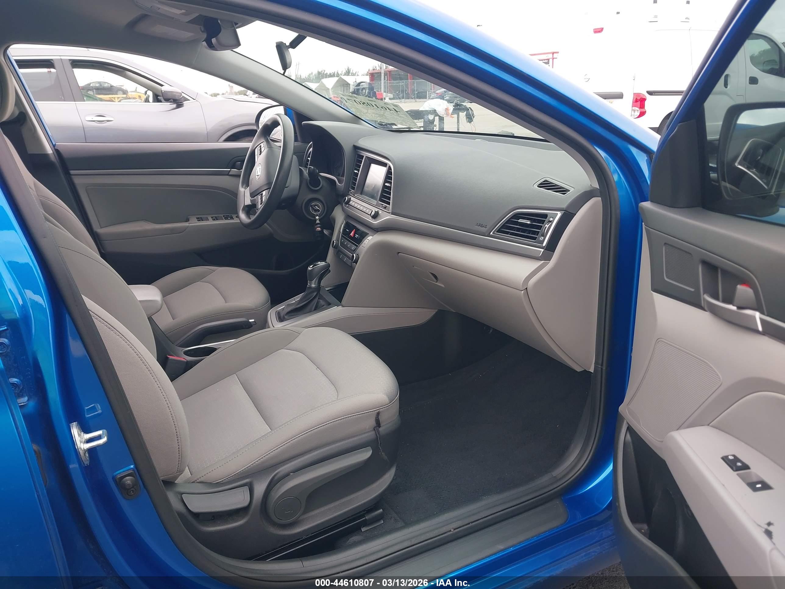 HYUNDAI ELANTRA image 5