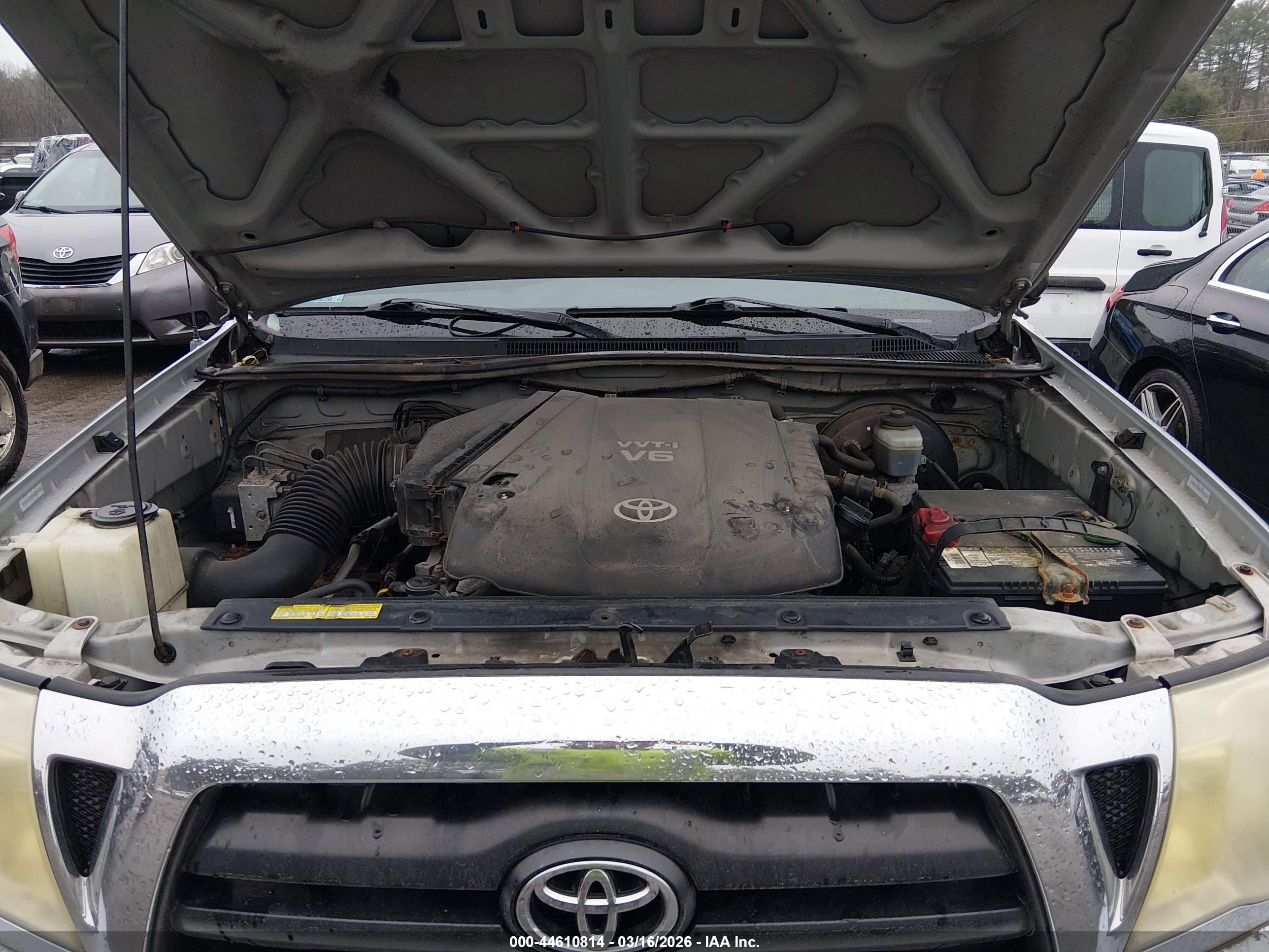 TOYOTA TACOMA image 10