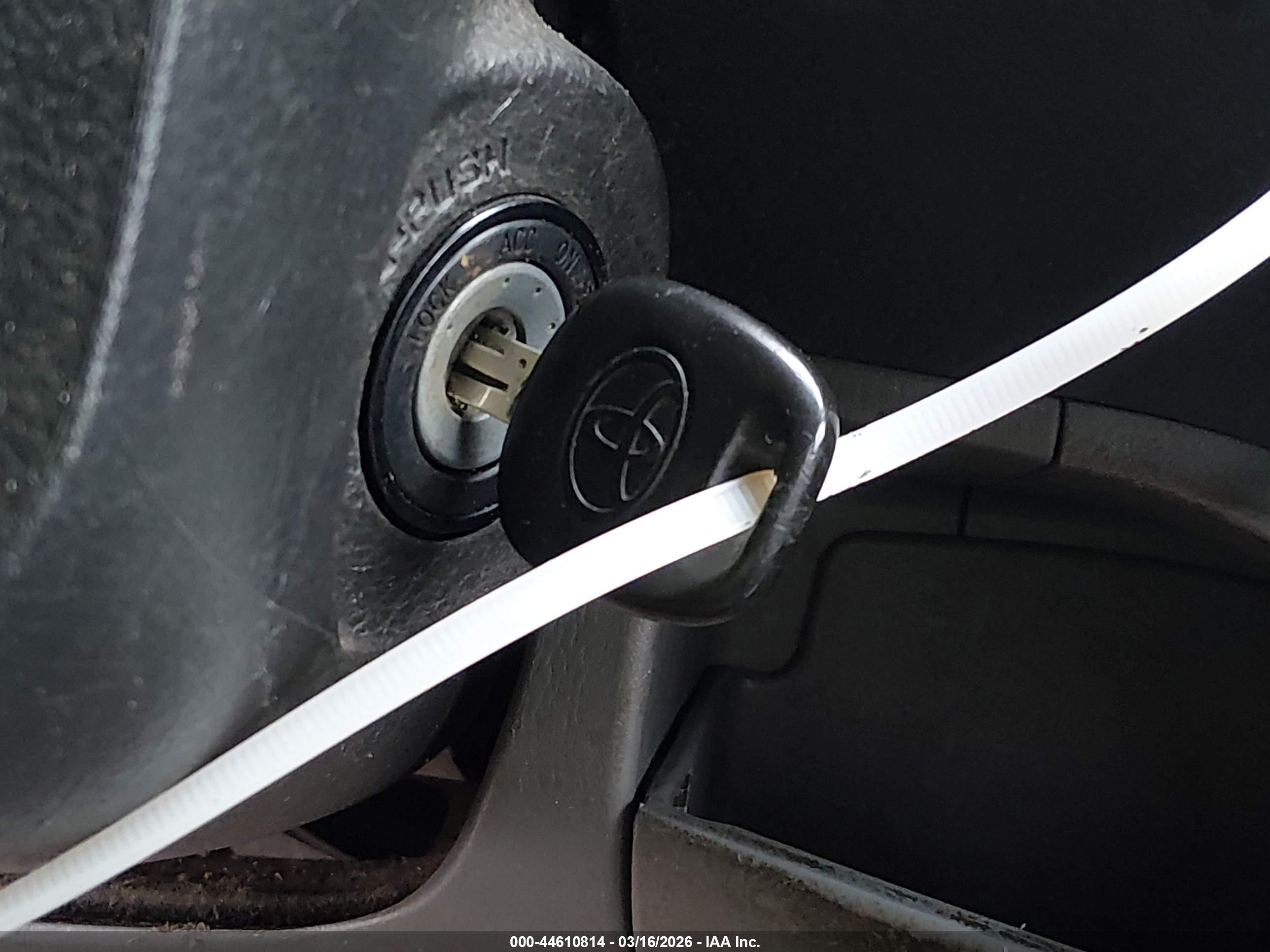 TOYOTA TACOMA image 11