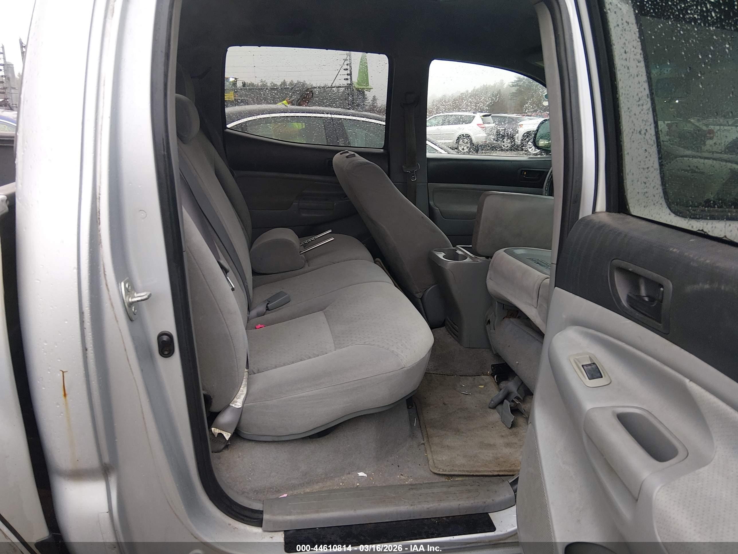 TOYOTA TACOMA image 8