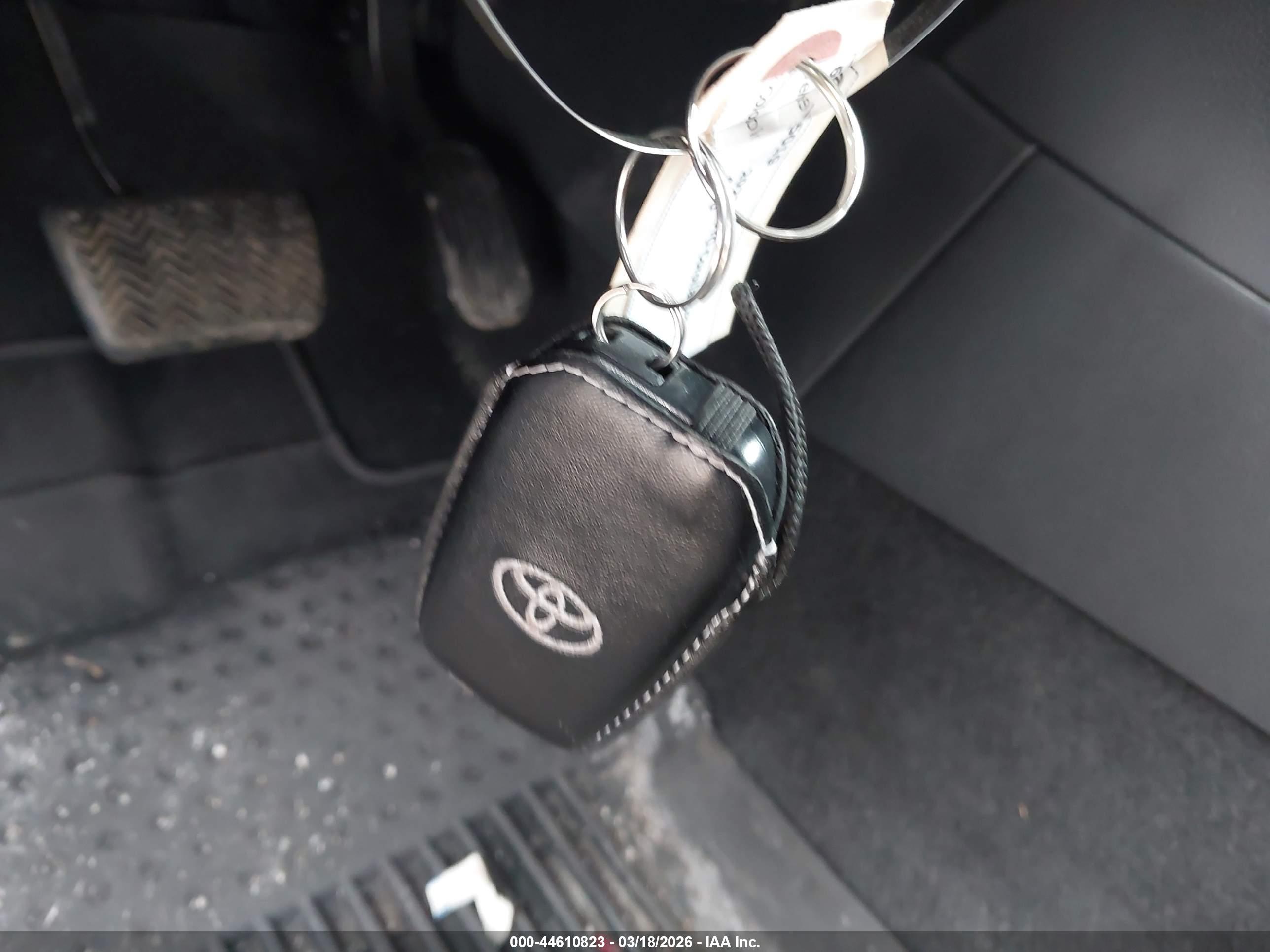TOYOTA COROLLA image 11