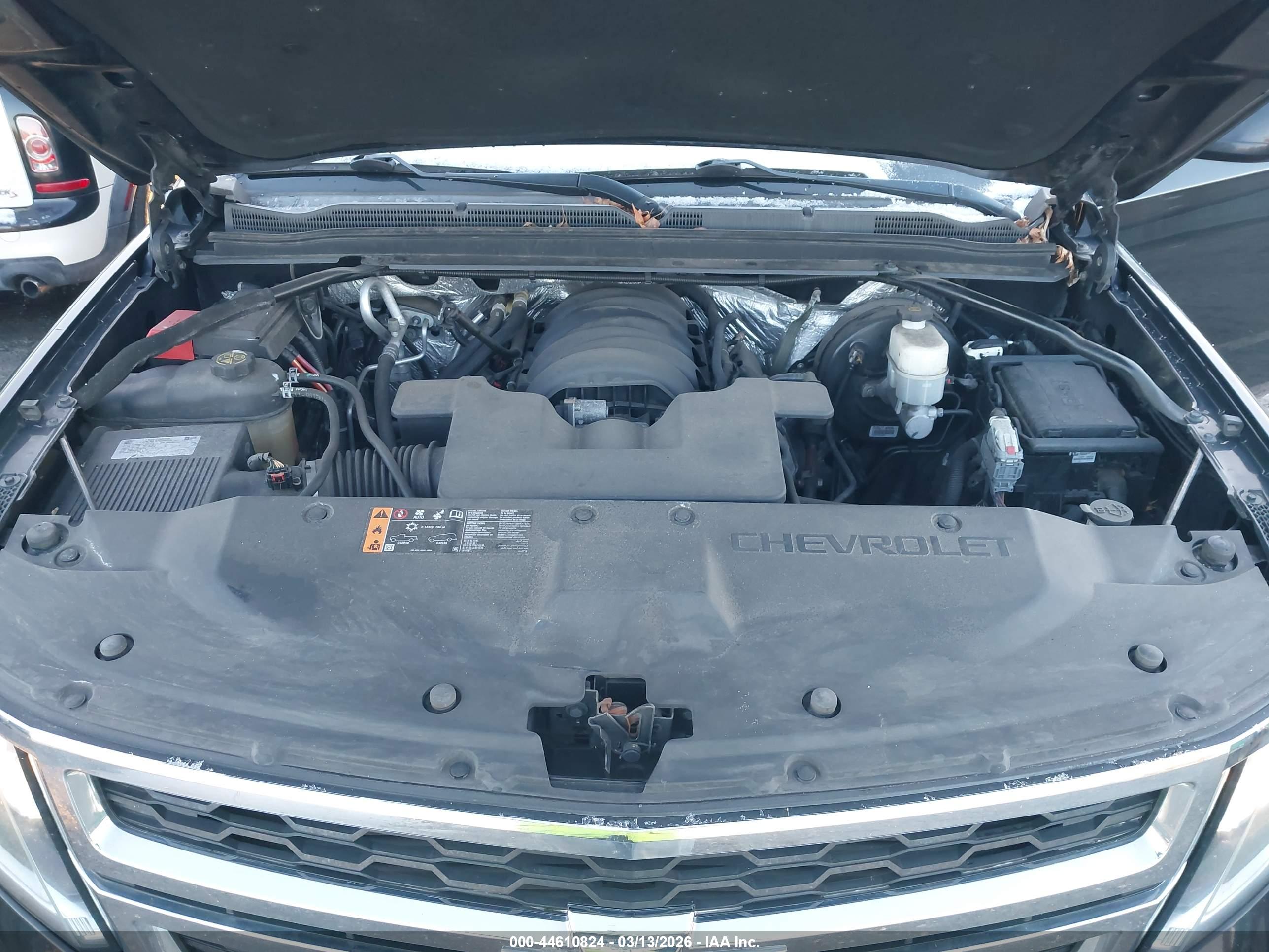 CHEVROLET SUBURBAN image 10