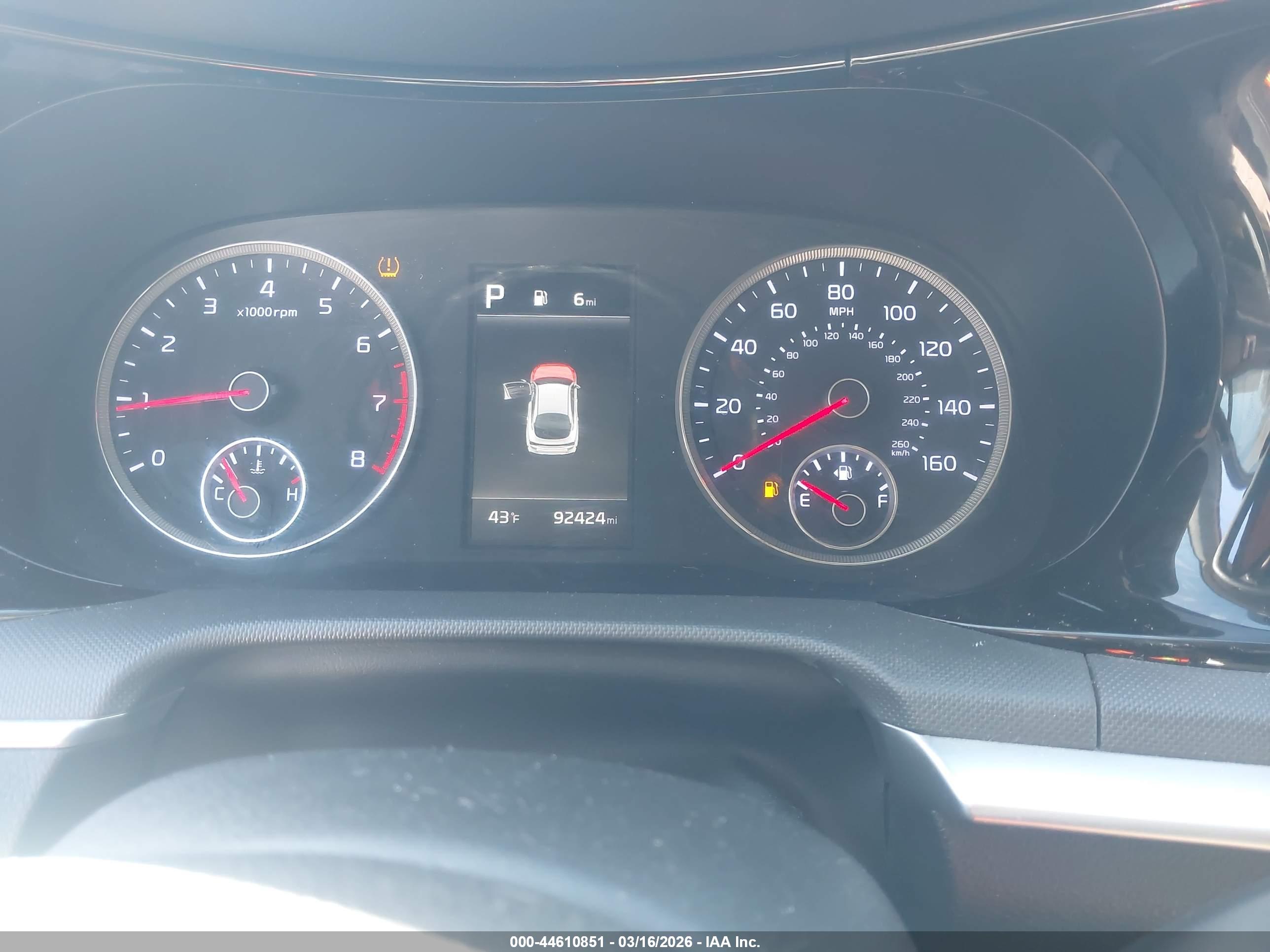 KIA K5 image 7