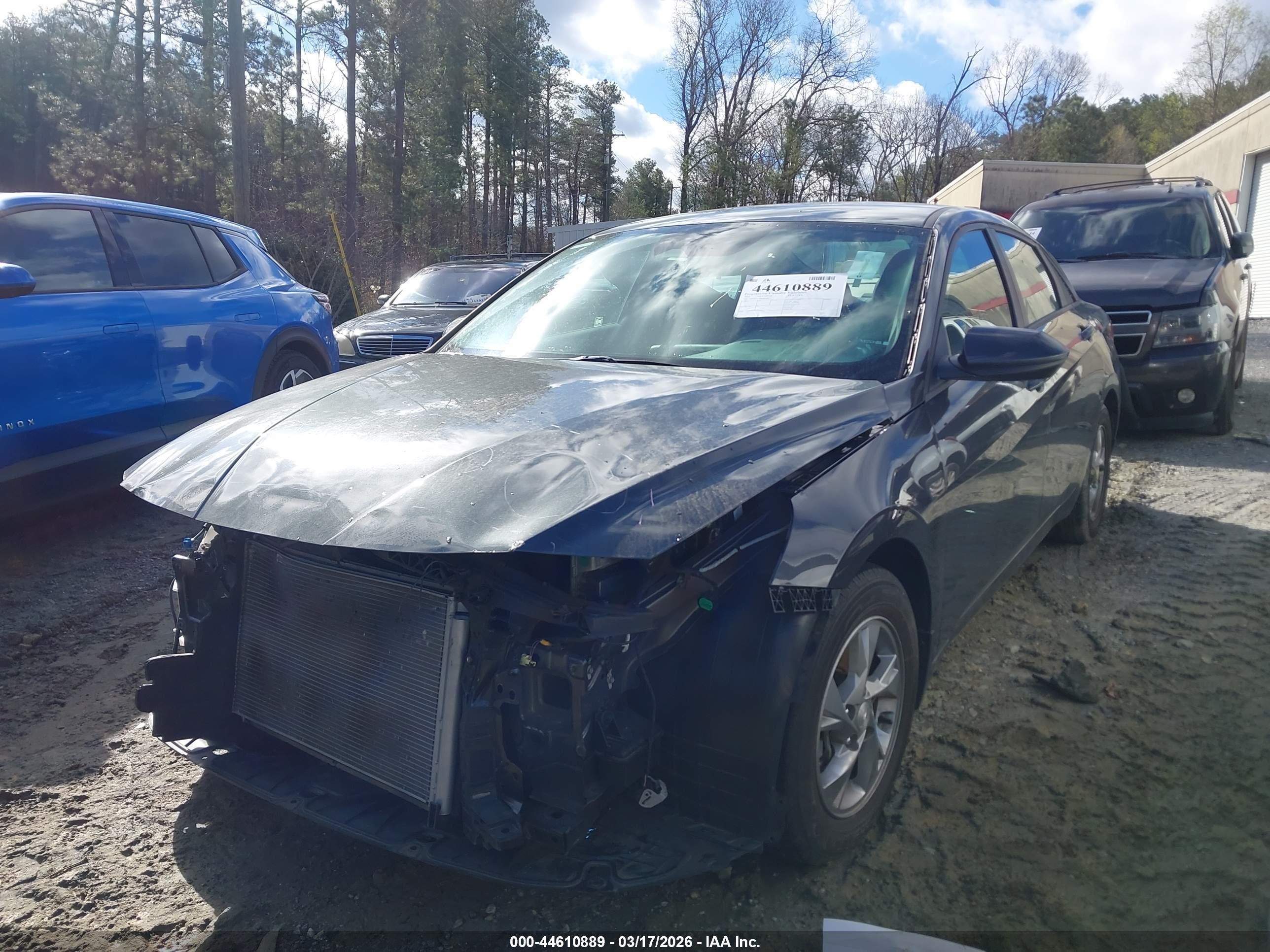 HYUNDAI ELANTRA image 2