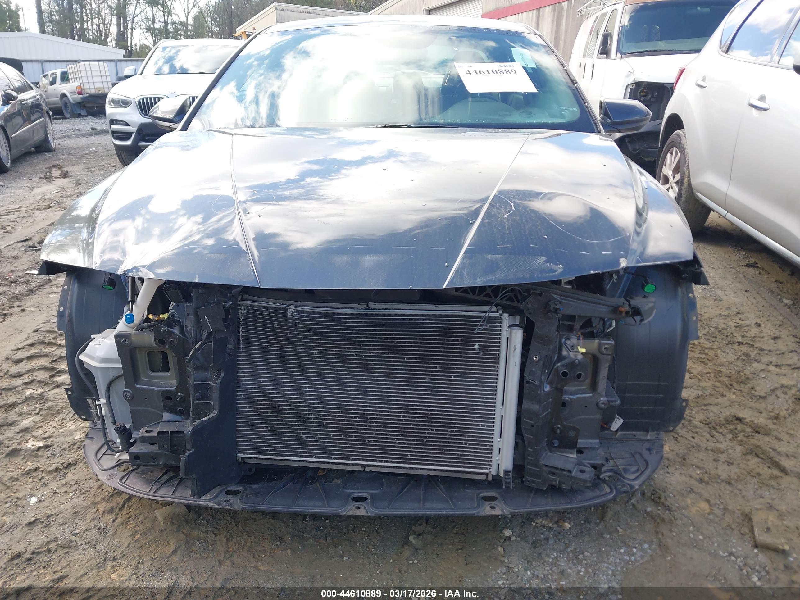 HYUNDAI ELANTRA image 6