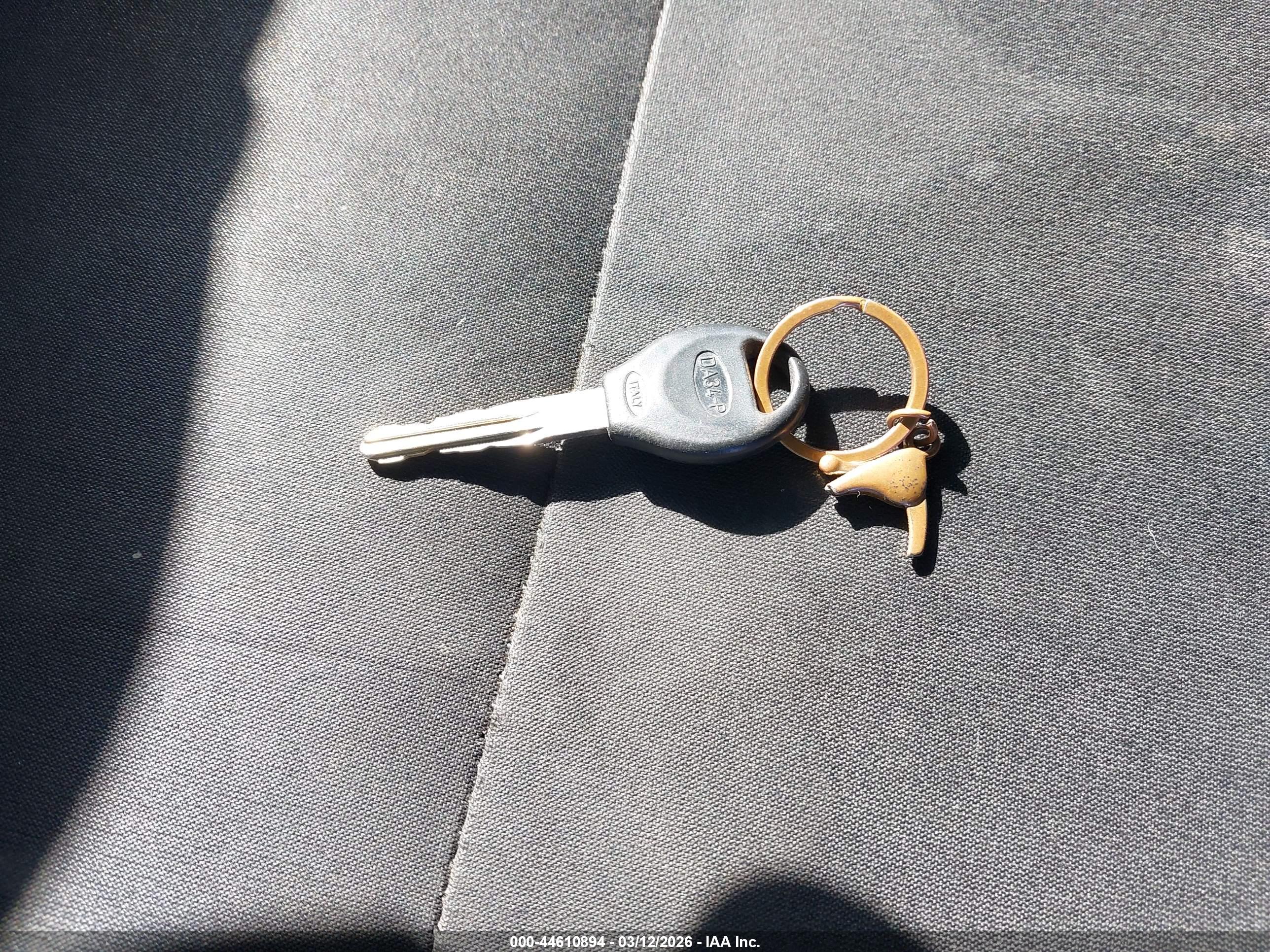 NISSAN VERSA image 11