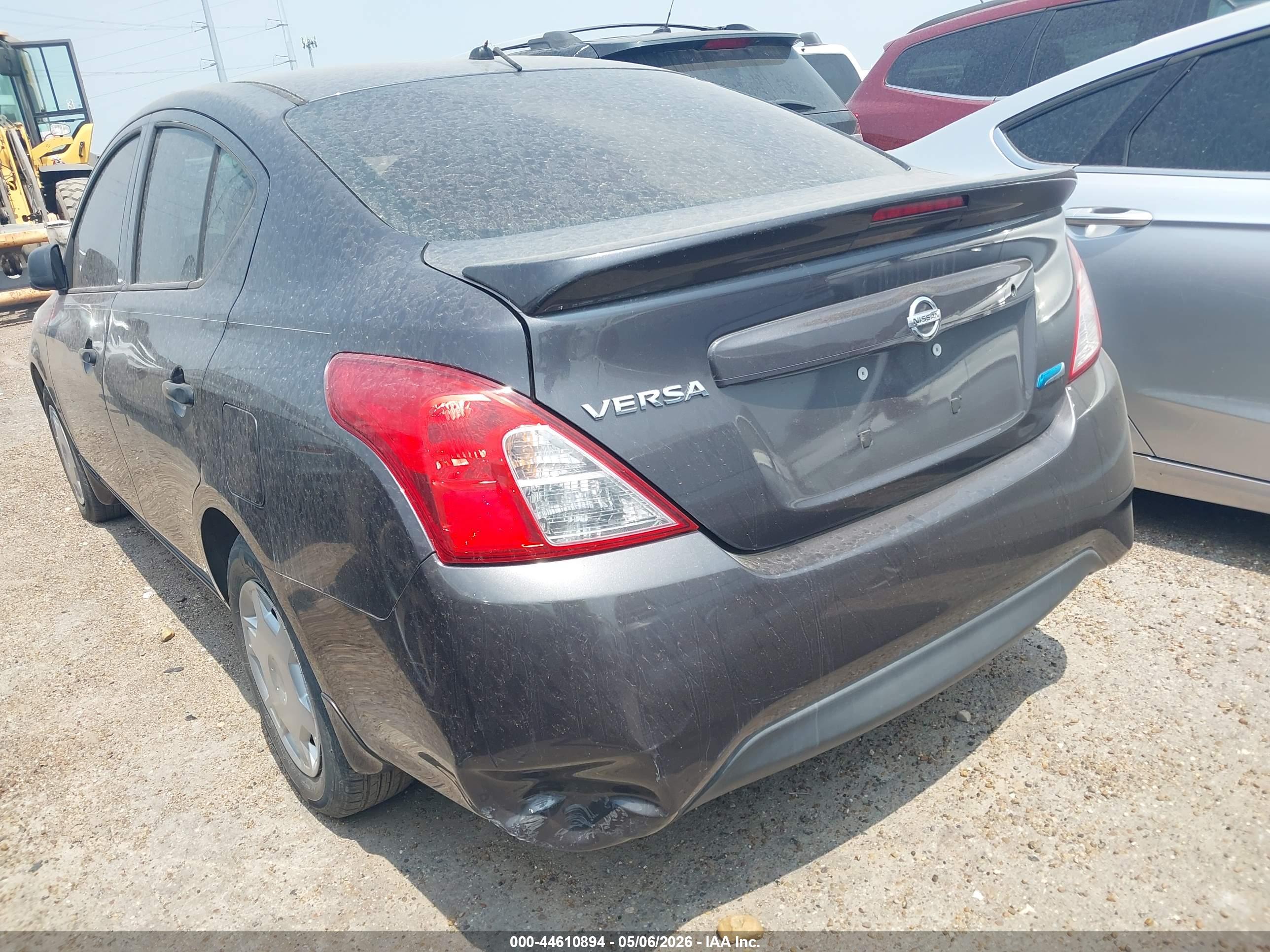 NISSAN VERSA image 3