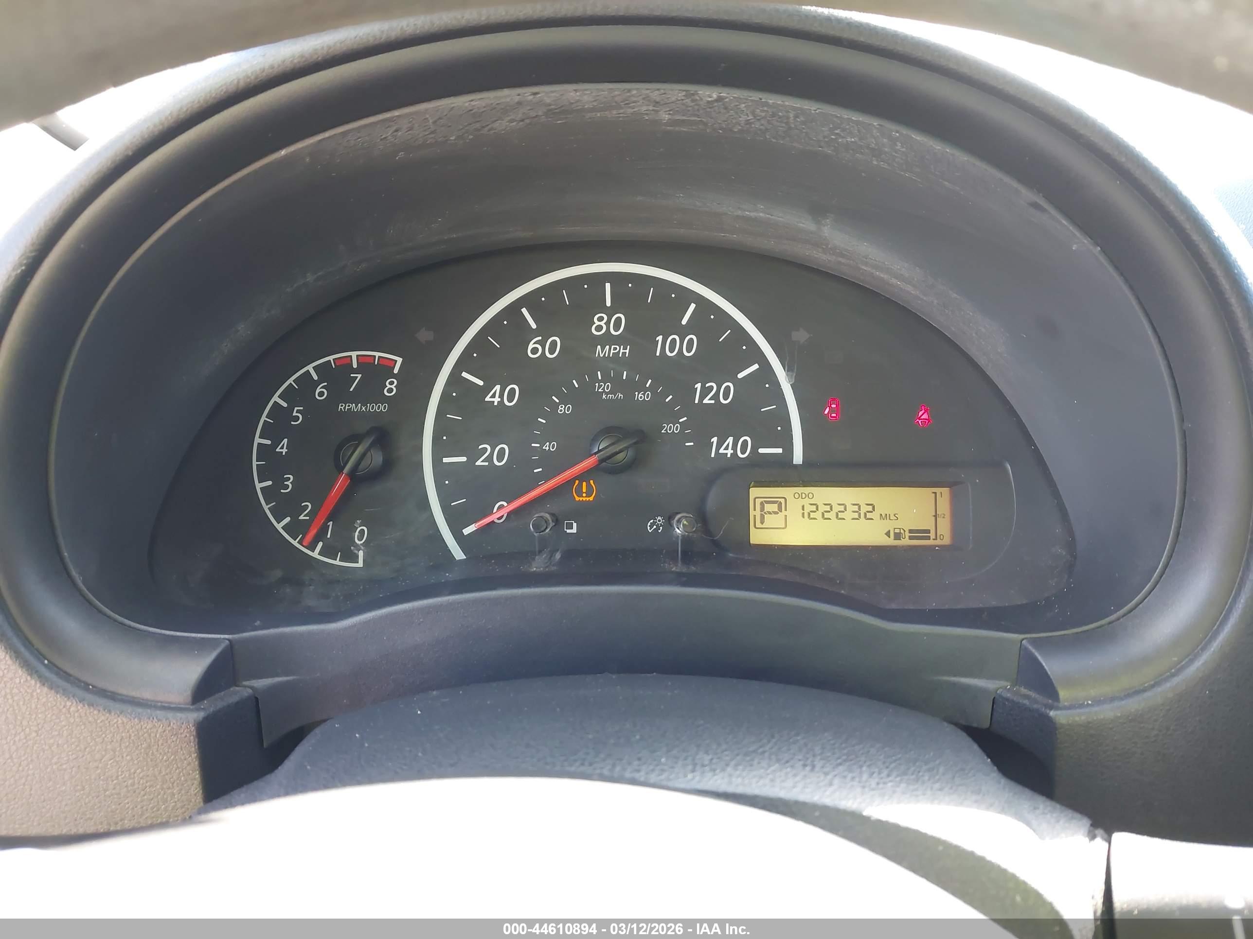 NISSAN VERSA image 7