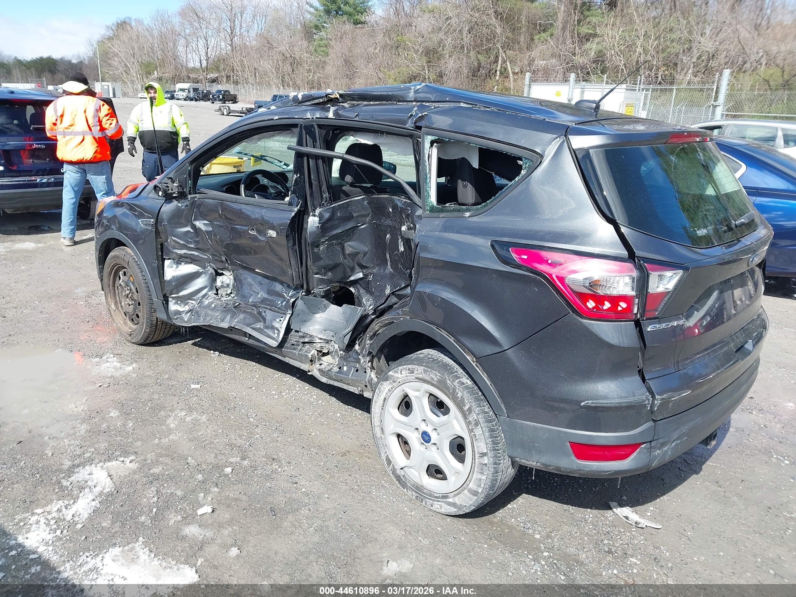 FORD ESCAPE image 3