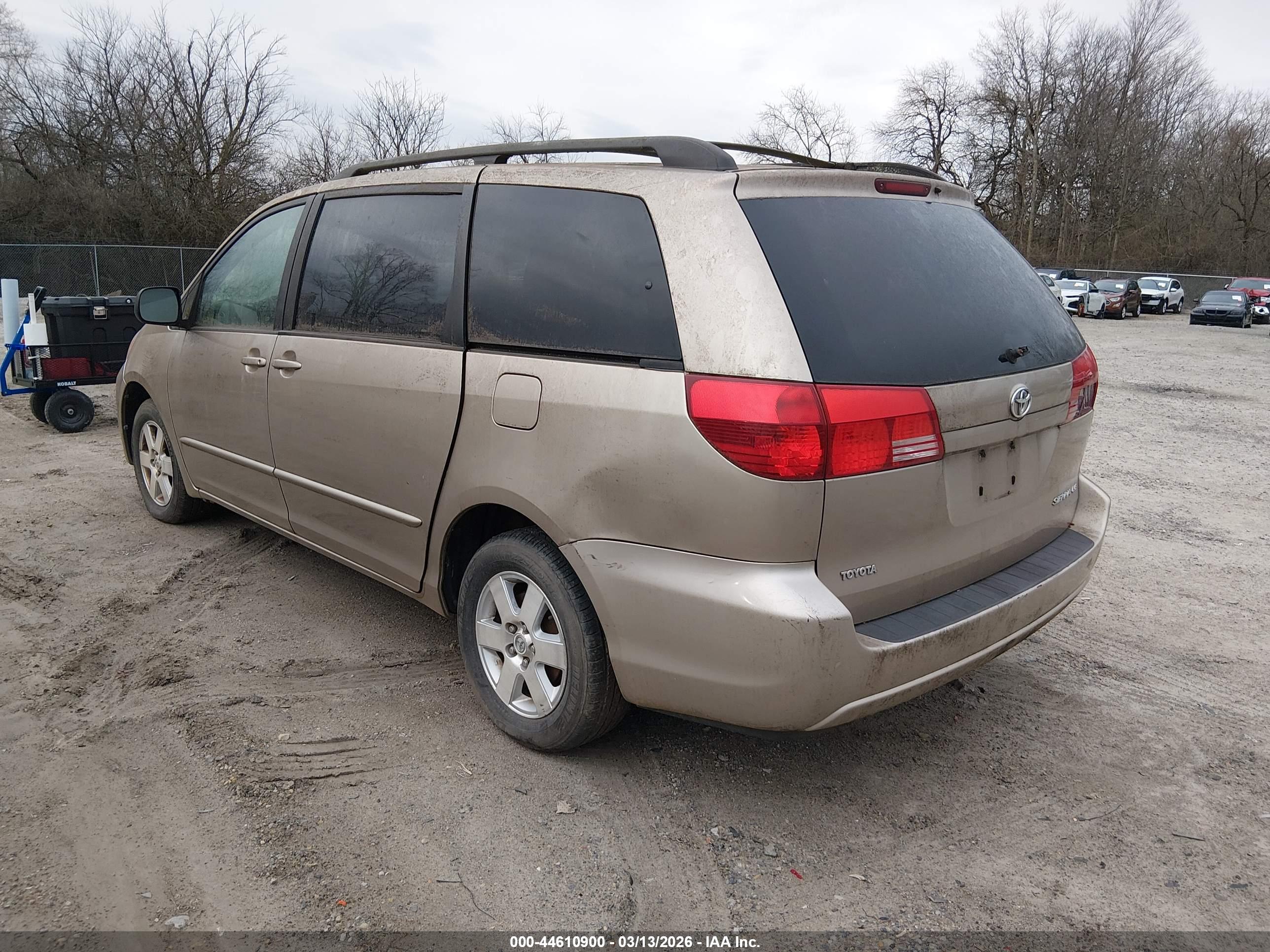 TOYOTA SIENNA image 3